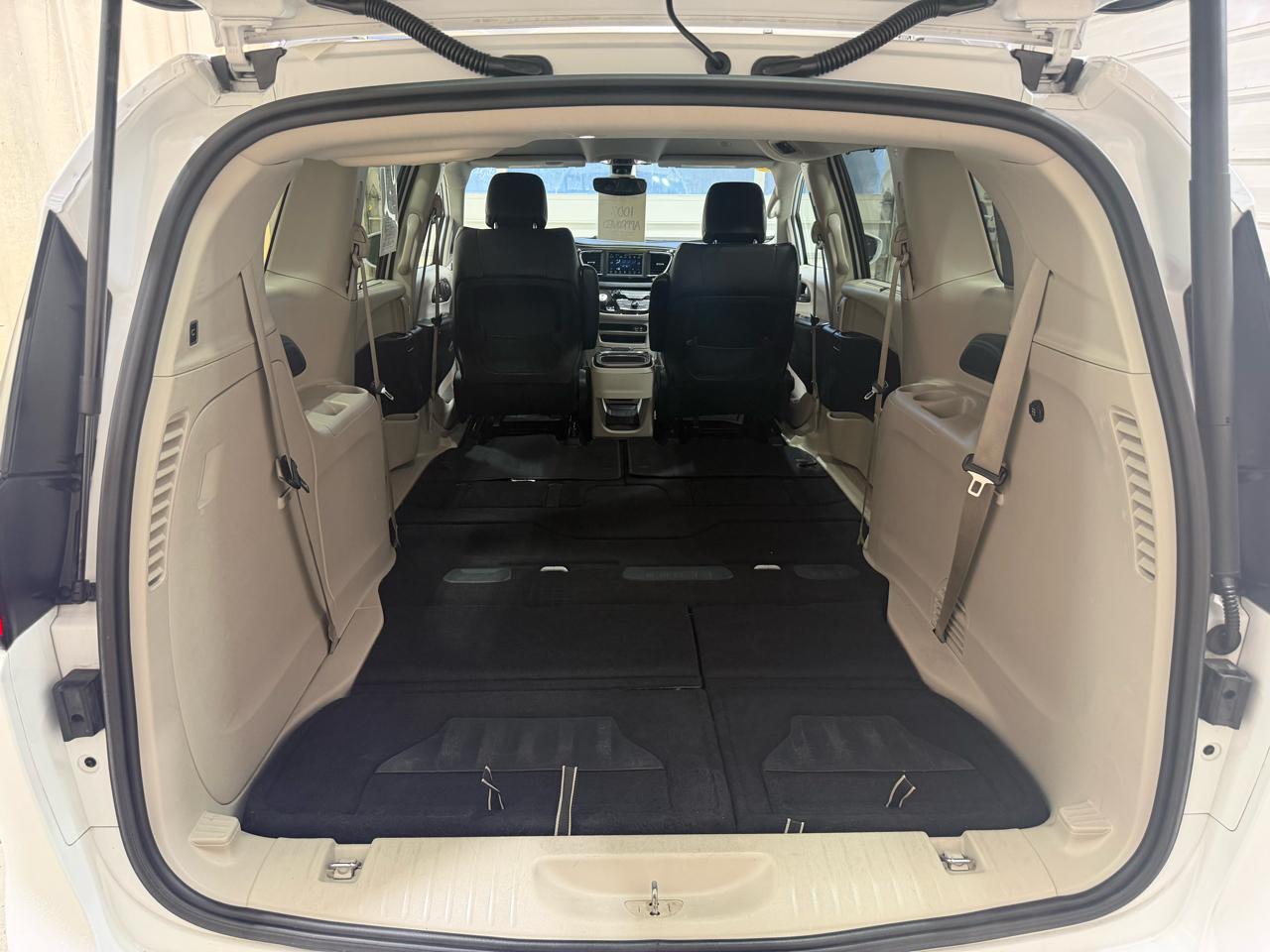 Chrysler Pacifica Touring L FWD 2020