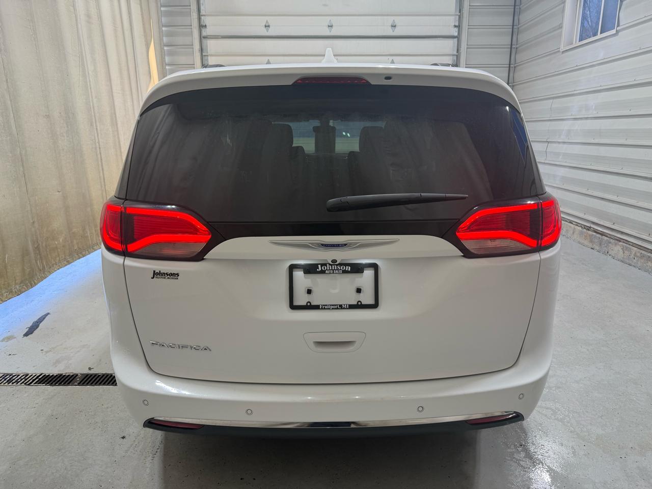Chrysler Pacifica Touring L FWD 2020