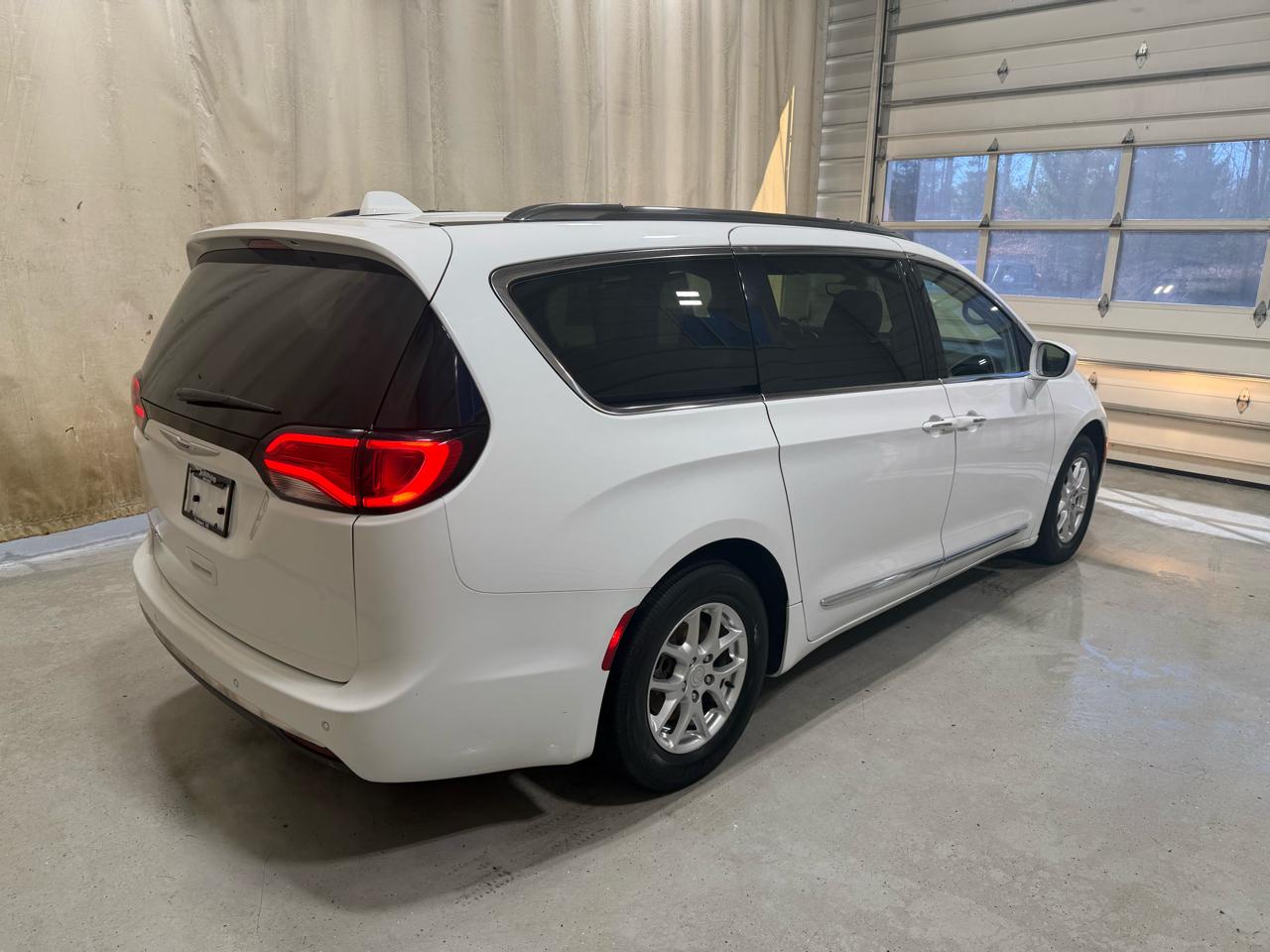 Chrysler Pacifica Touring L FWD 2020