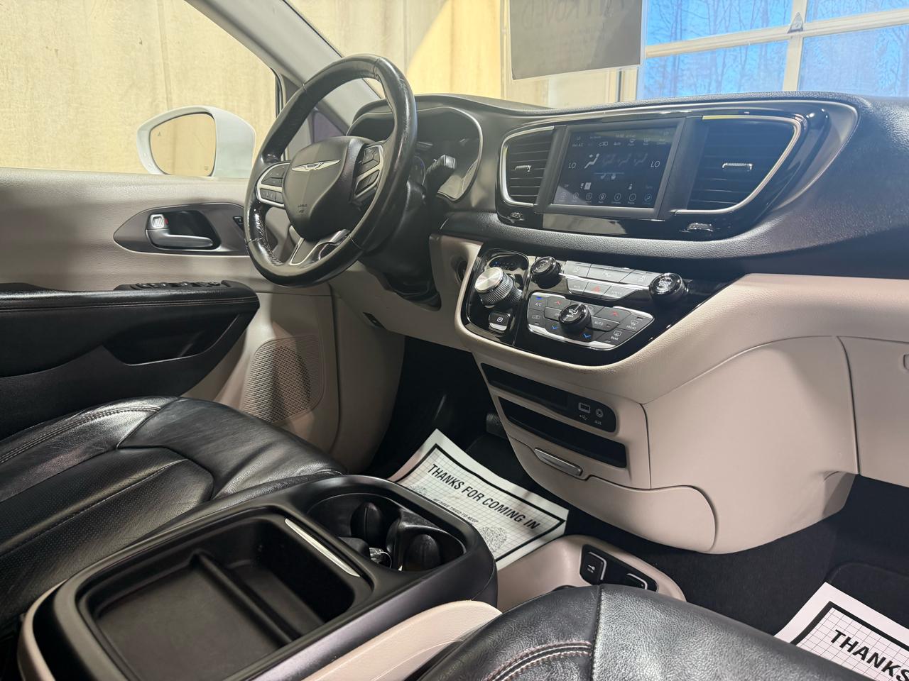 Chrysler Pacifica Touring L FWD 2020