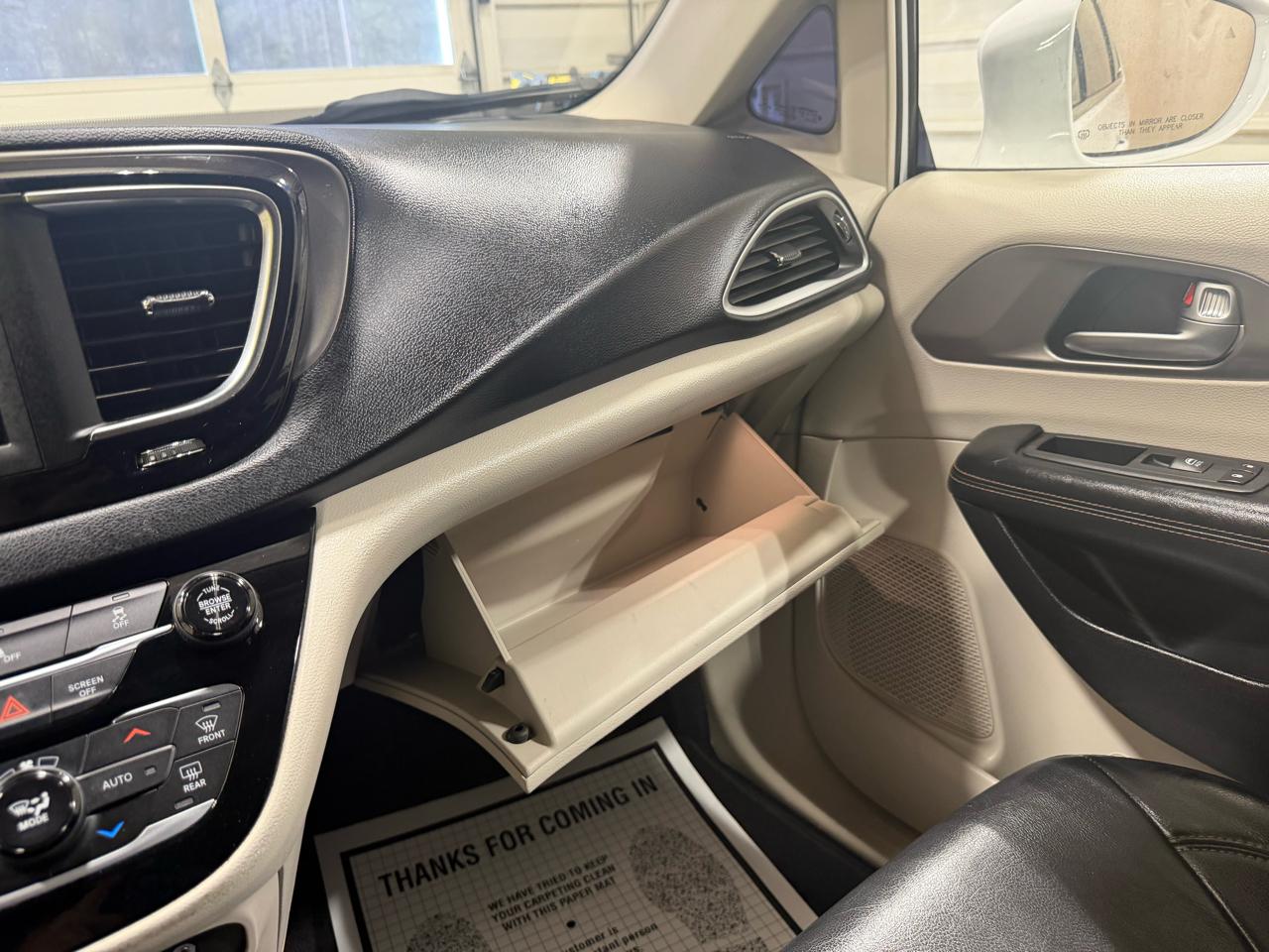 Chrysler Pacifica Touring L FWD 2020