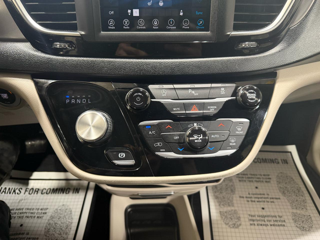 Chrysler Pacifica Touring L FWD 2020