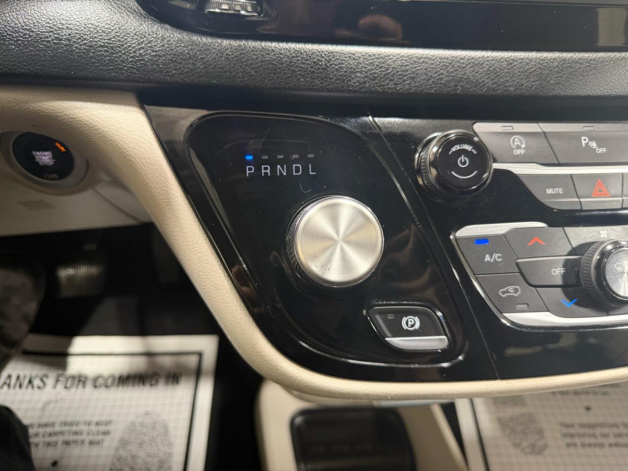 Chrysler Pacifica Touring L FWD 2020