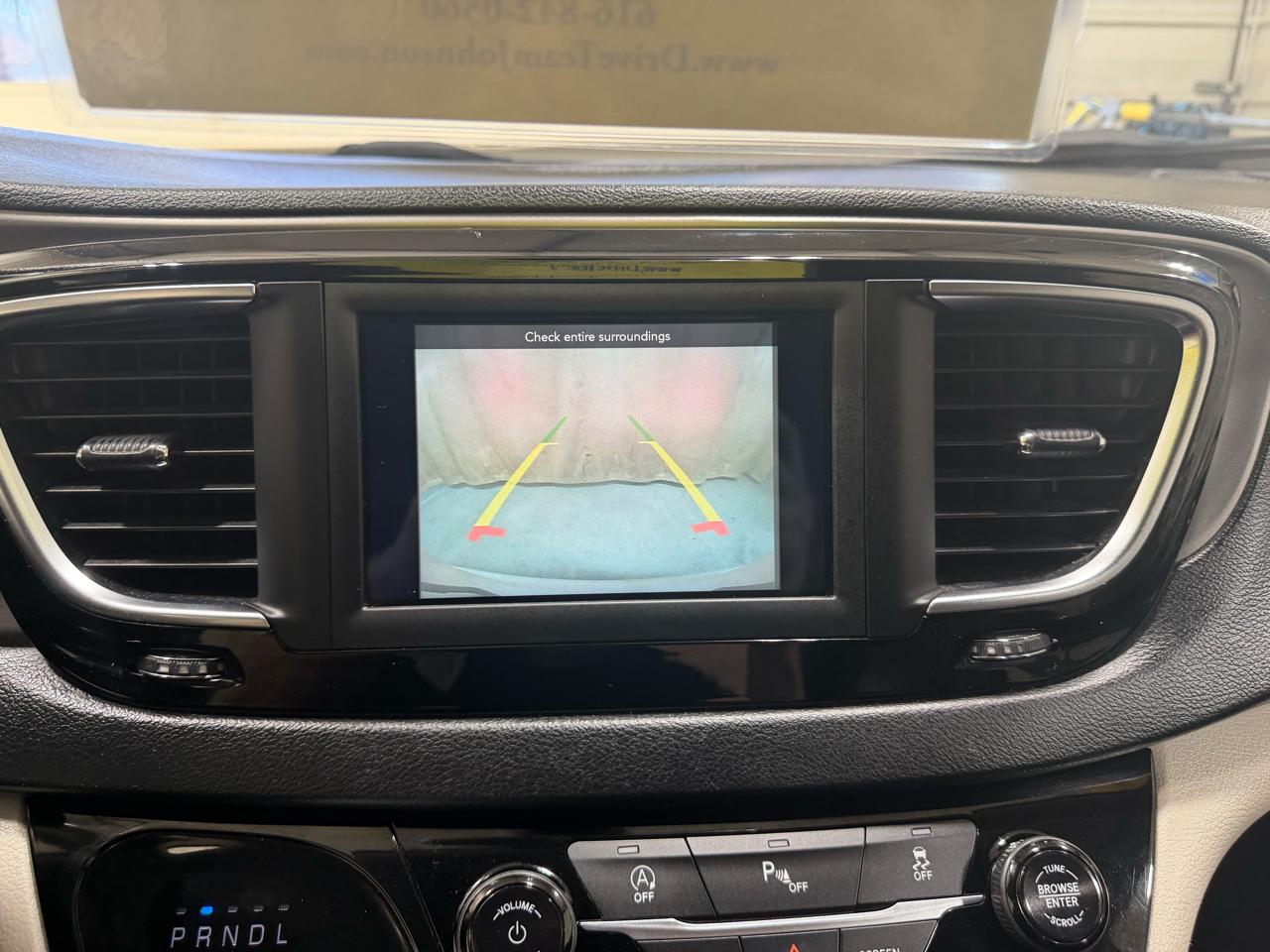 Chrysler Pacifica Touring L FWD 2020