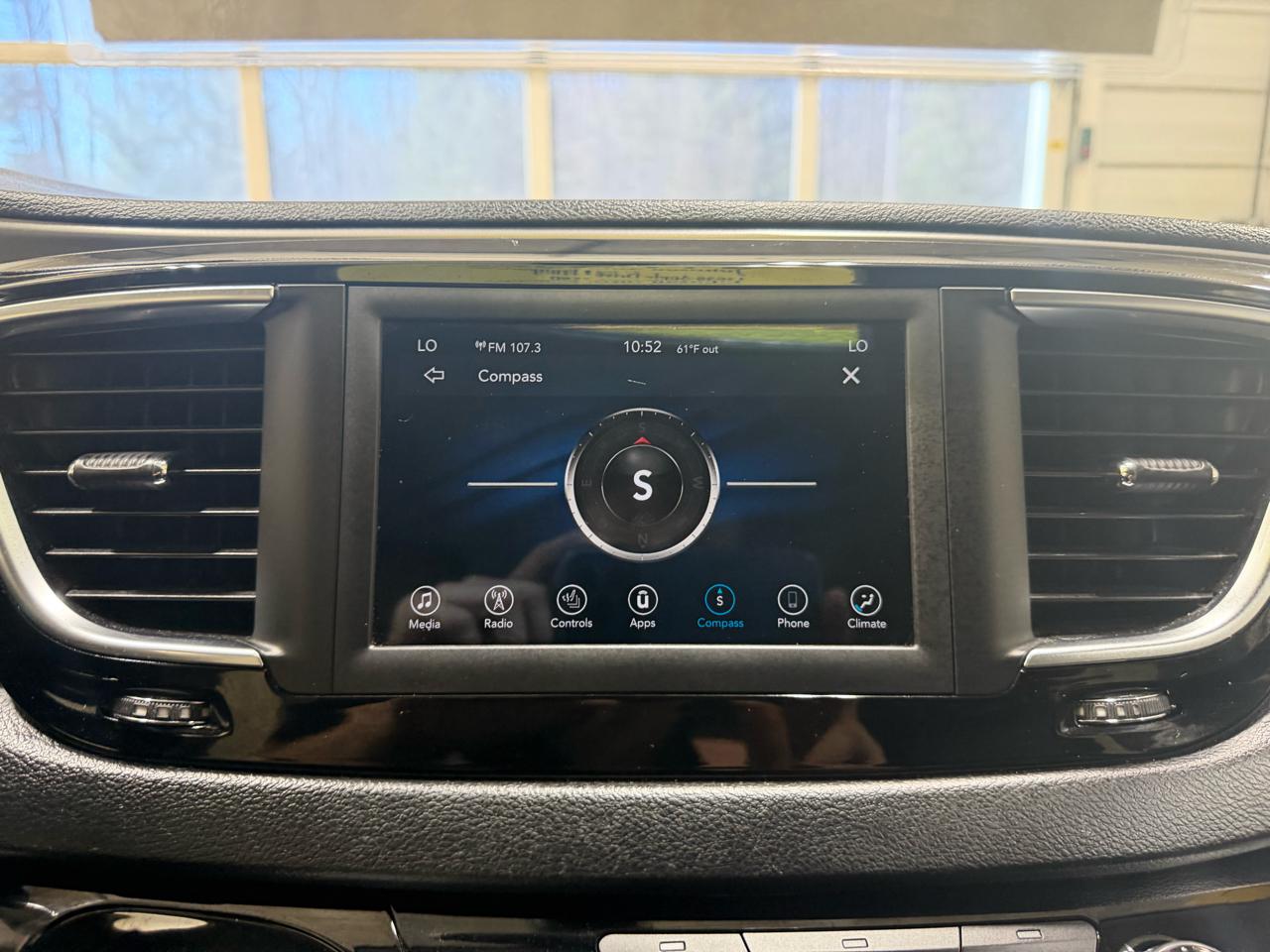 Chrysler Pacifica Touring L FWD 2020