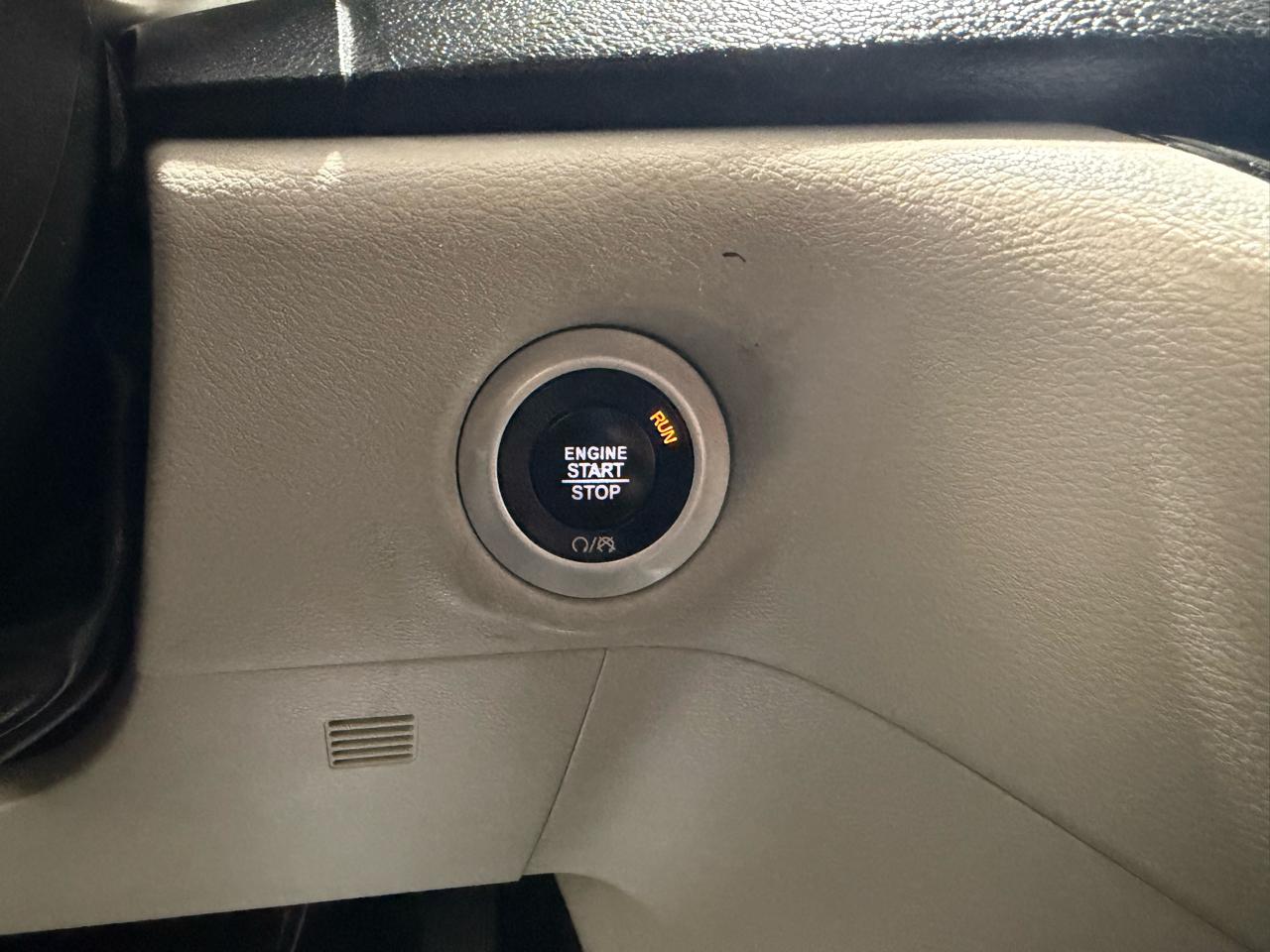 Chrysler Pacifica Touring L FWD 2020