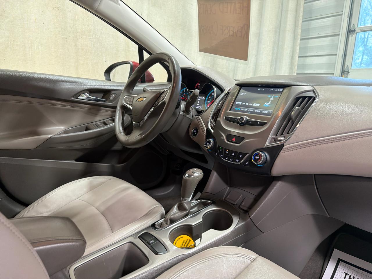 Chevrolet Cruze 4dr HB 1.4L Premier w/1SF 2017