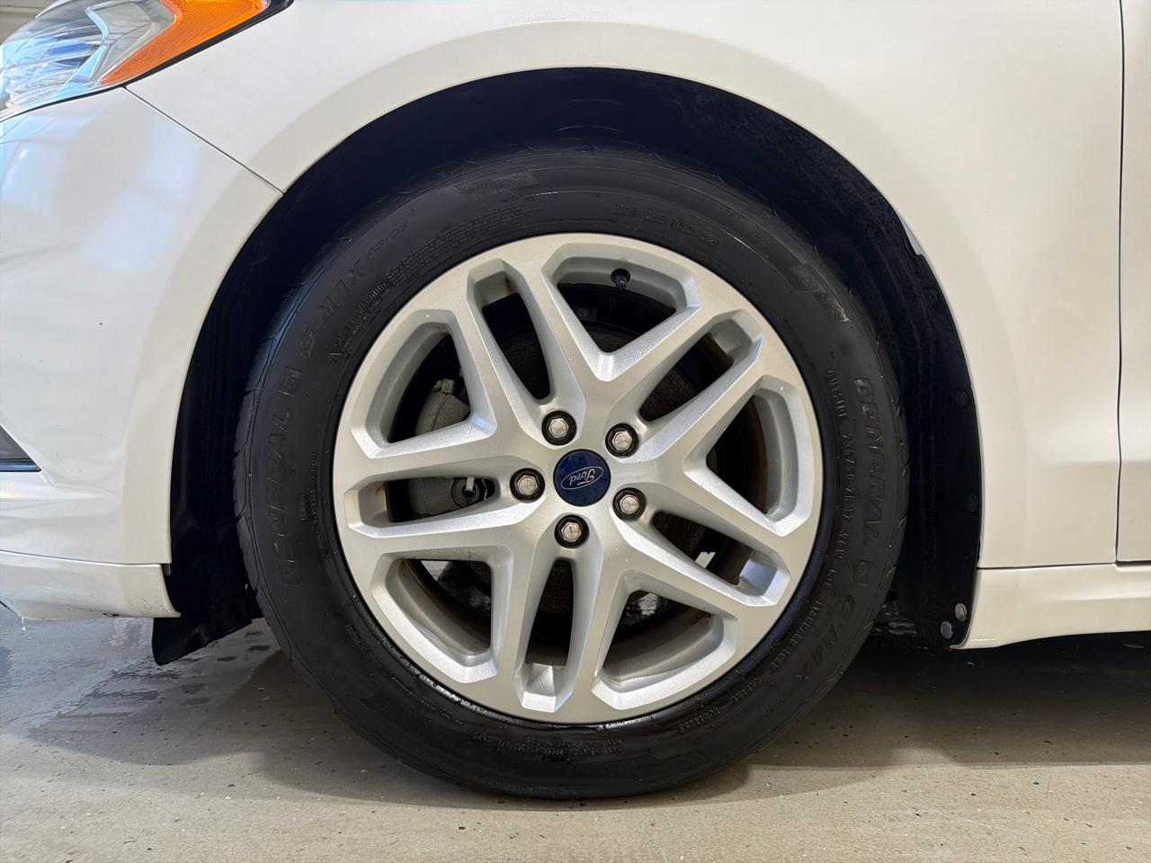 Ford Fusion 4dr Sdn SE FWD 2015