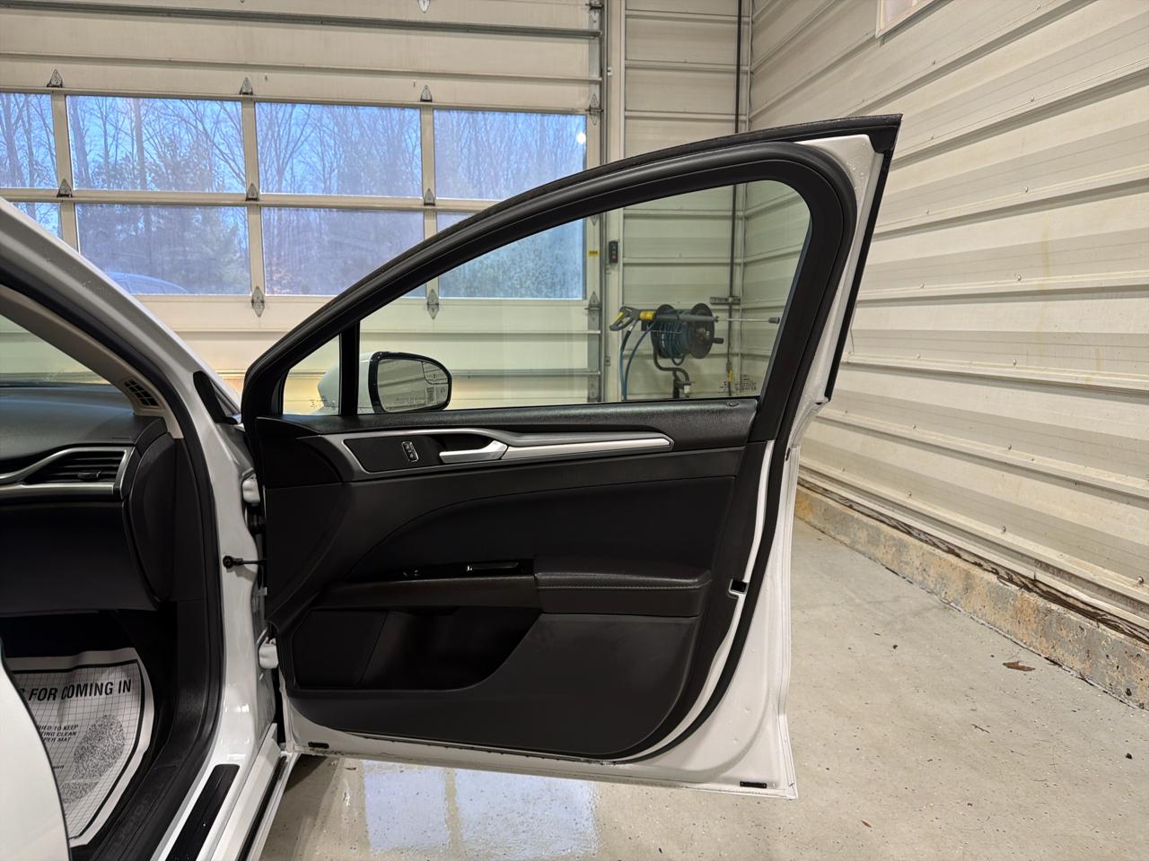 Ford Fusion 4dr Sdn SE FWD 2015