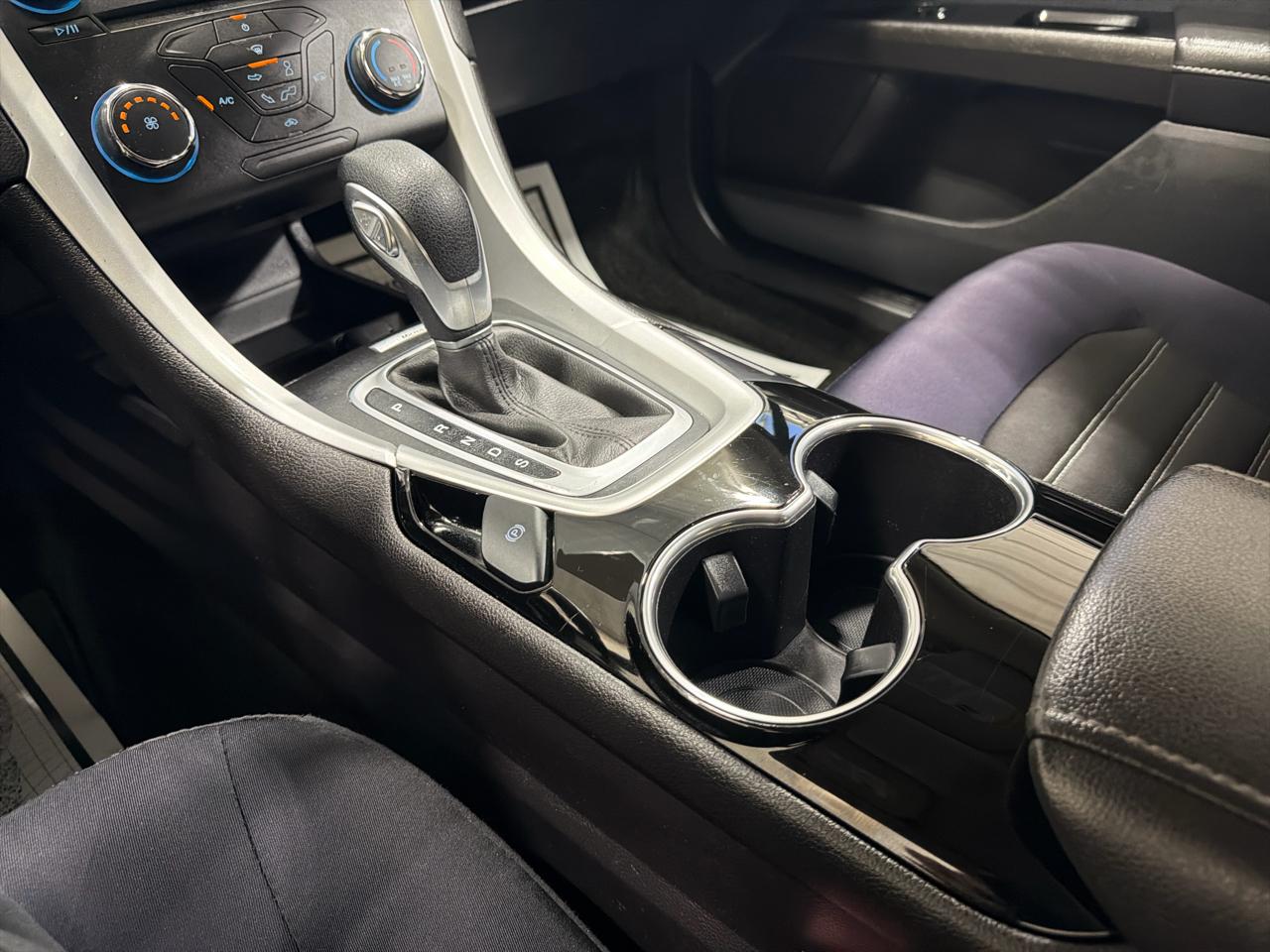 Ford Fusion 4dr Sdn SE FWD 2015