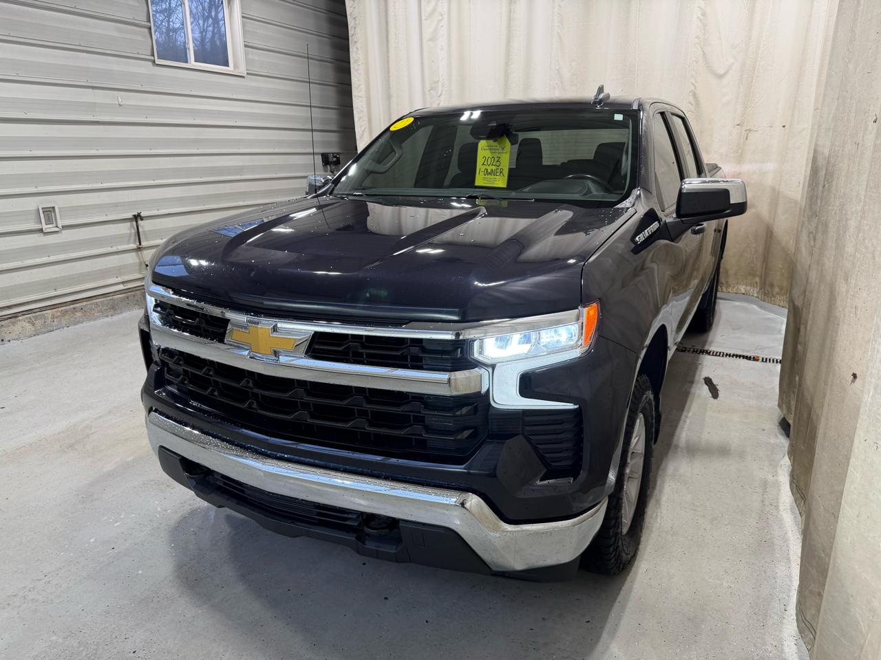 Chevrolet Silverado 1500 4WD Crew Cab 147" LT w/1LT 2023