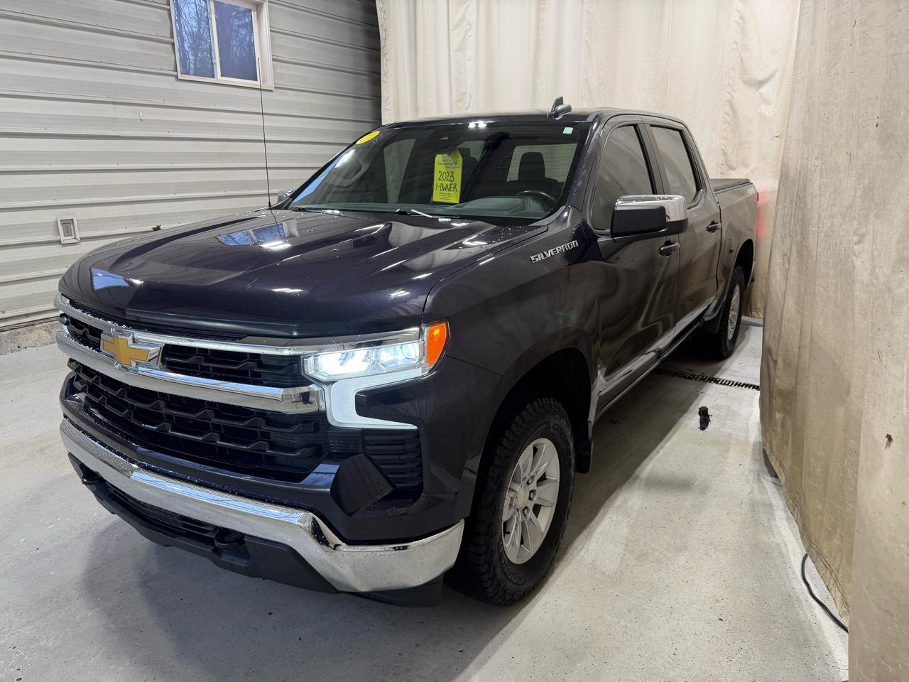 Chevrolet Silverado 1500 4WD Crew Cab 147" LT w/1LT 2023