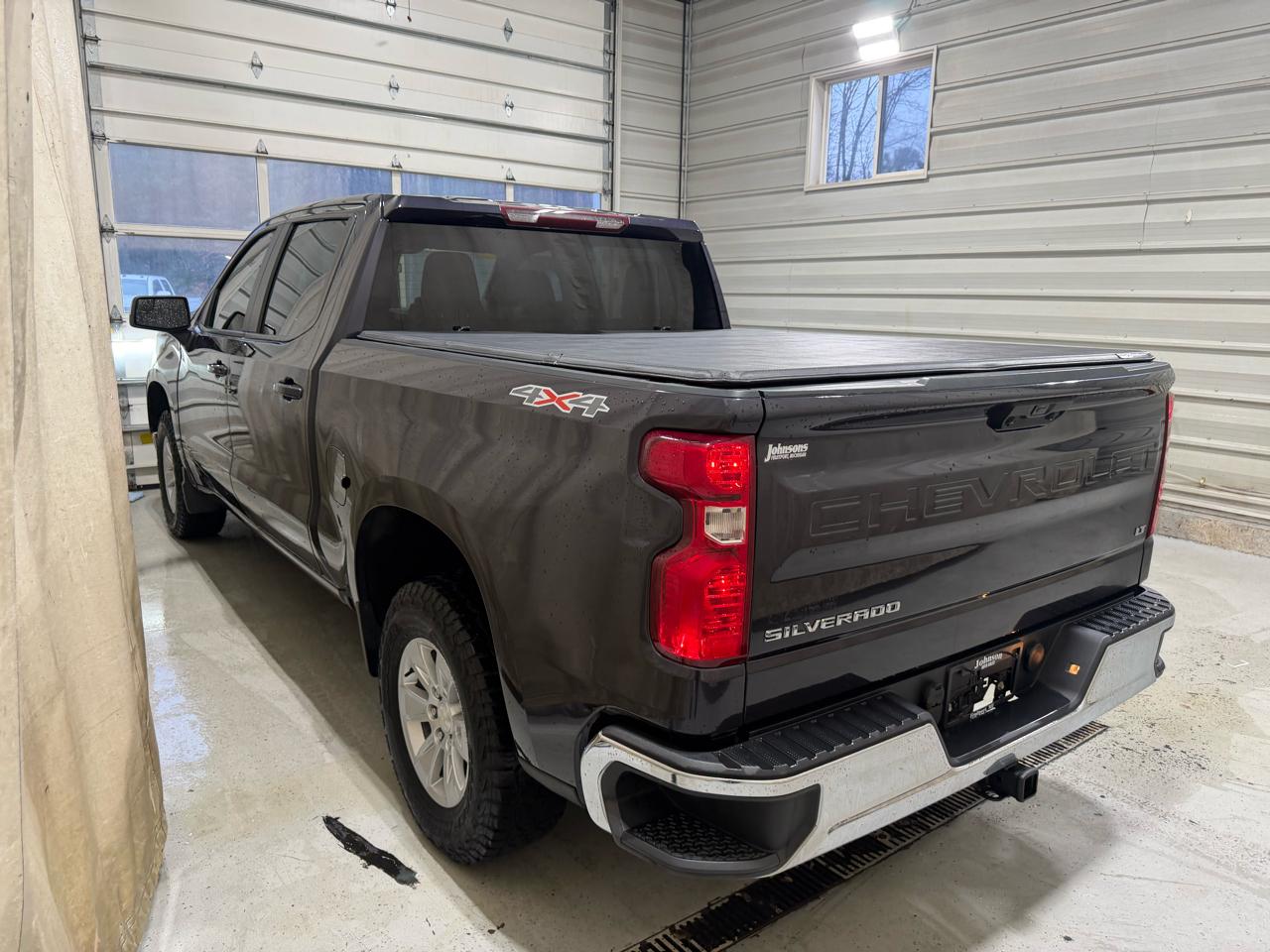 Chevrolet Silverado 1500 4WD Crew Cab 147" LT w/1LT 2023