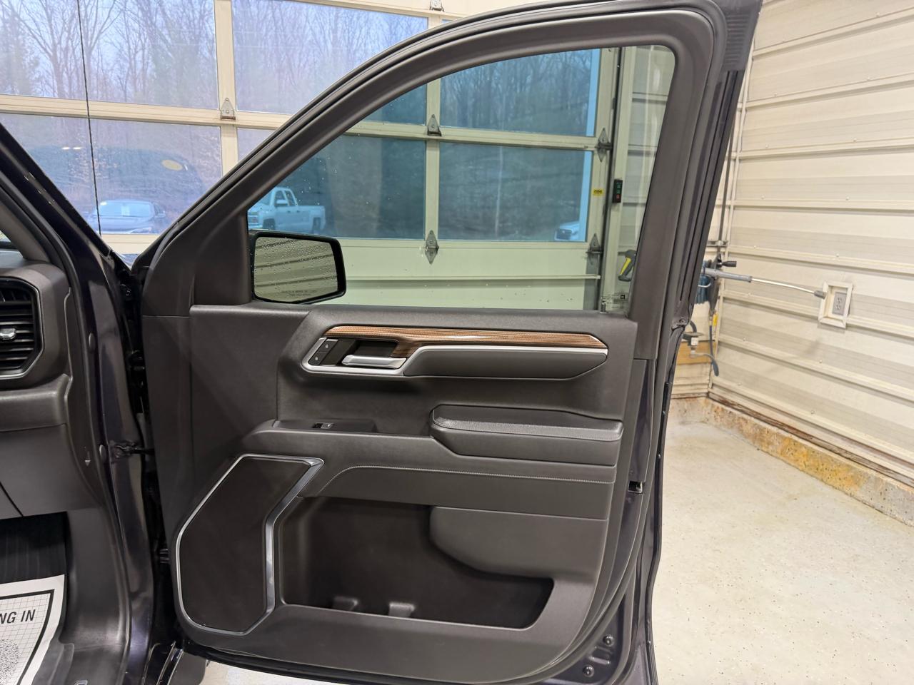 Chevrolet Silverado 1500 4WD Crew Cab 147" LT w/1LT 2023