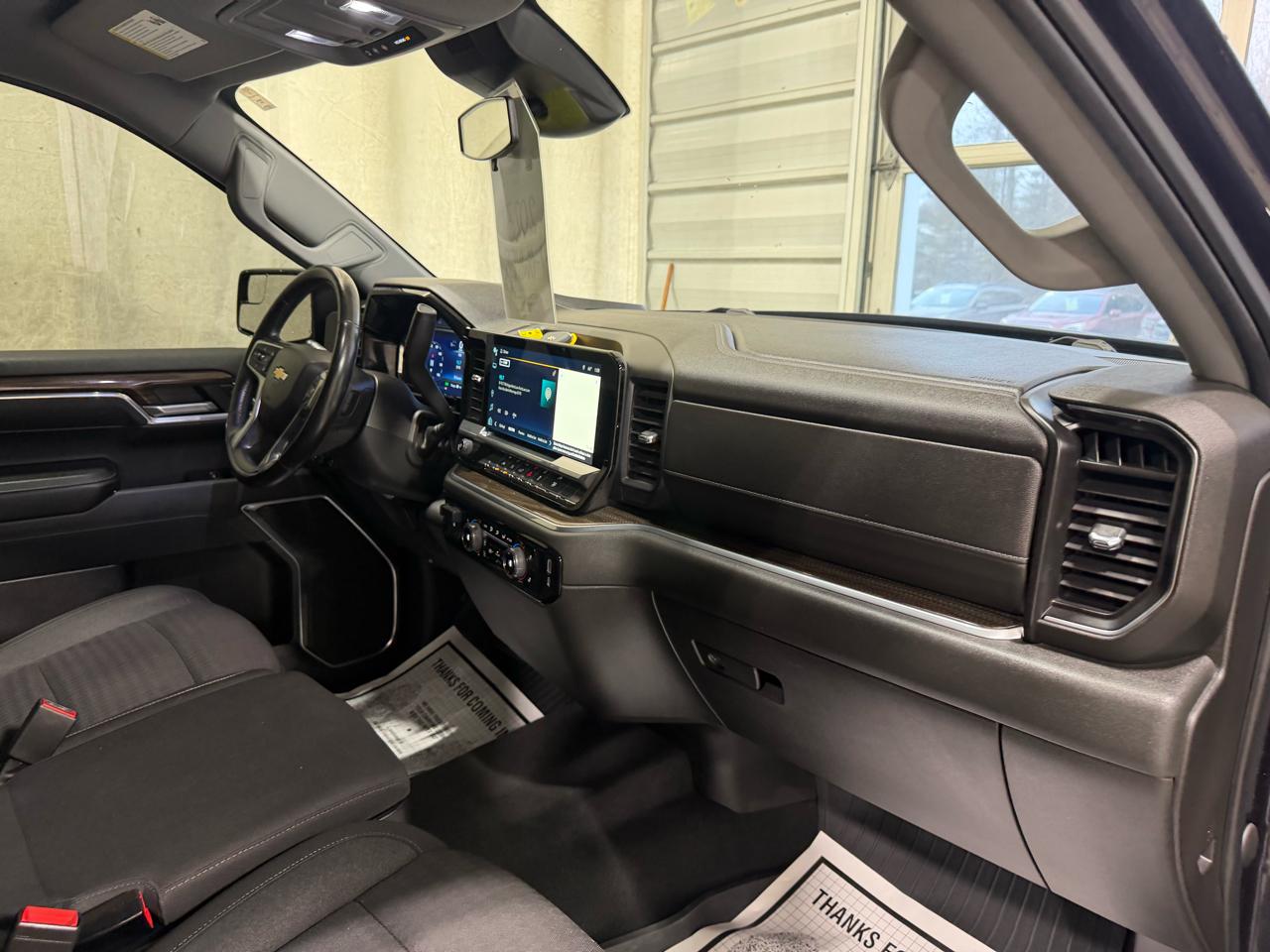 Chevrolet Silverado 1500 4WD Crew Cab 147" LT w/1LT 2023