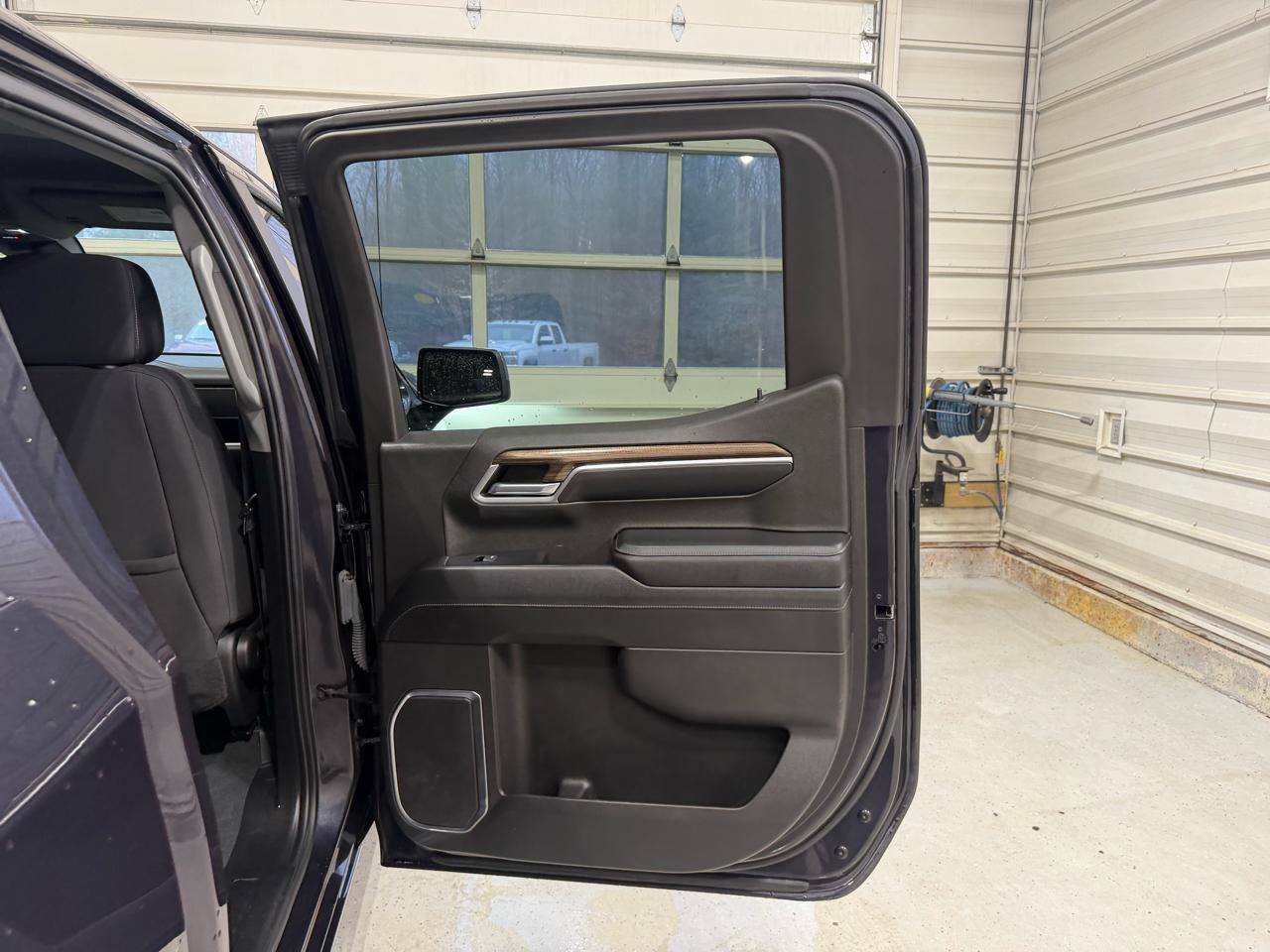 Chevrolet Silverado 1500 4WD Crew Cab 147" LT w/1LT 2023