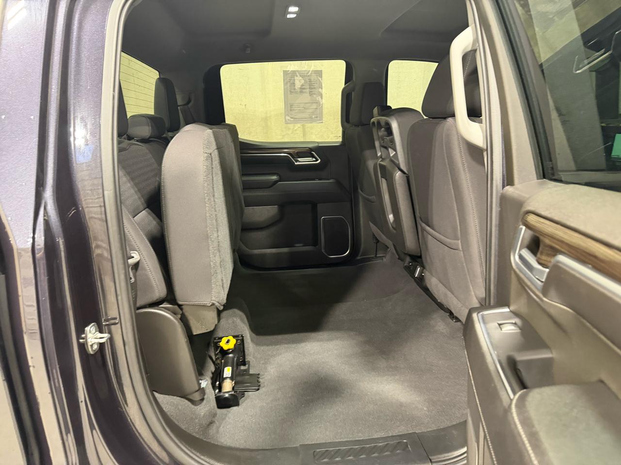 Chevrolet Silverado 1500 4WD Crew Cab 147" LT w/1LT 2023