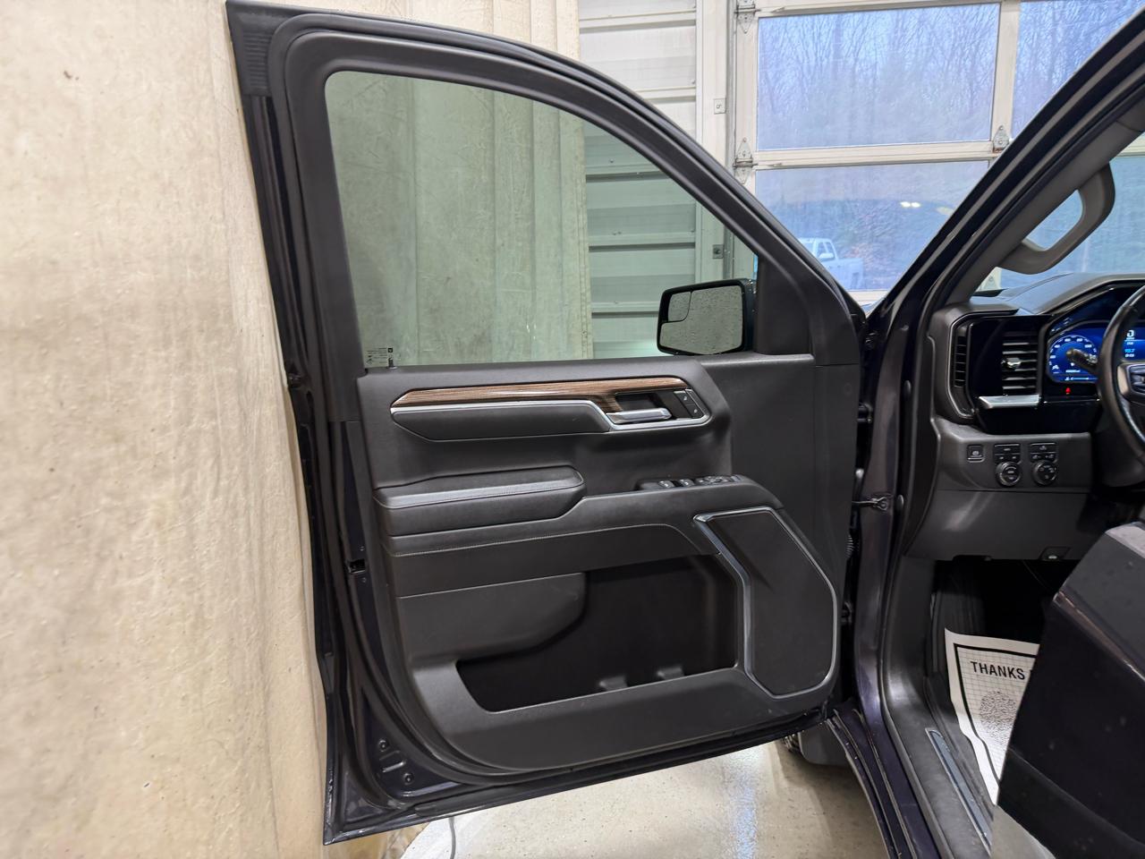 Chevrolet Silverado 1500 4WD Crew Cab 147" LT w/1LT 2023