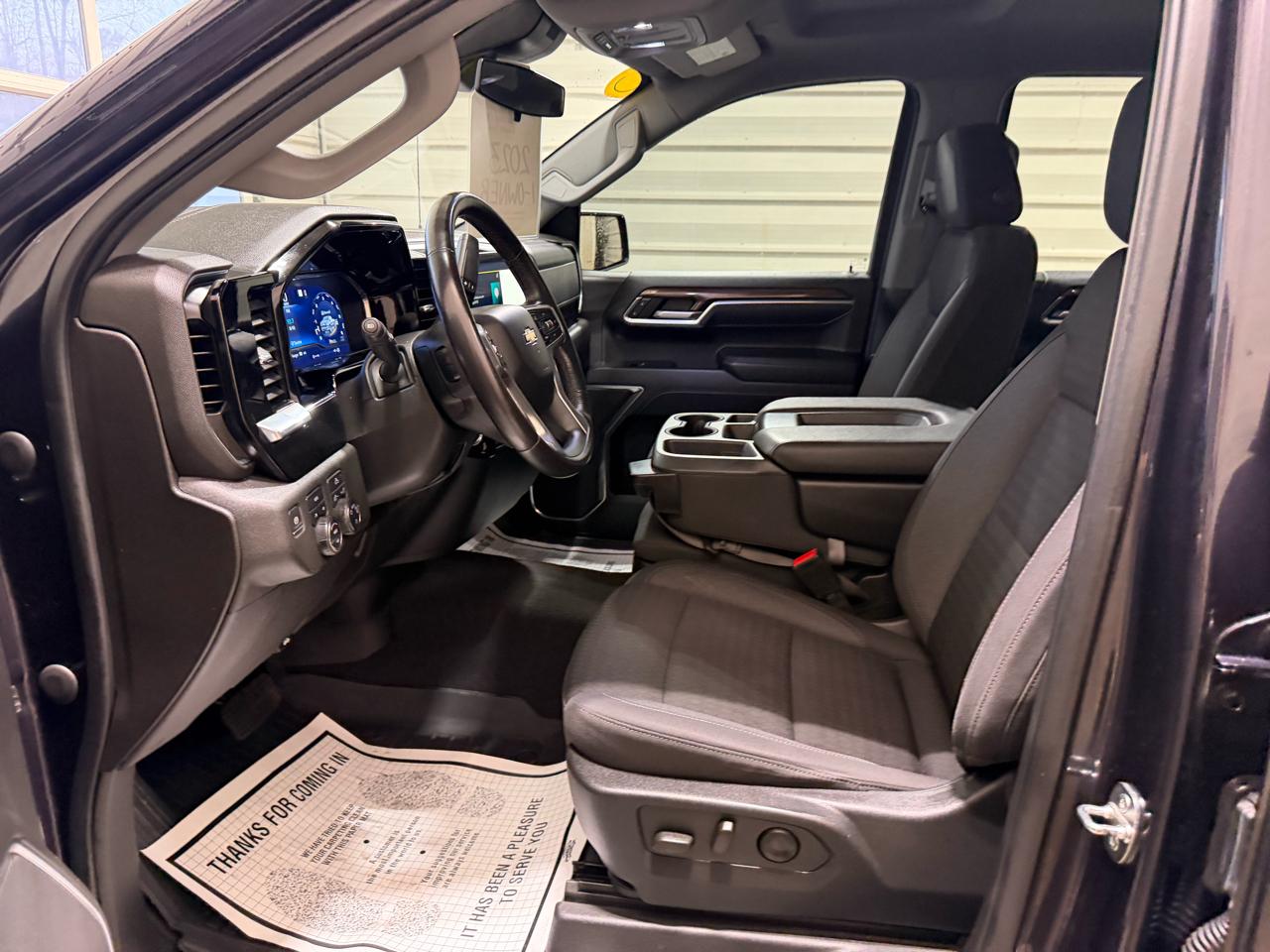 Chevrolet Silverado 1500 4WD Crew Cab 147" LT w/1LT 2023