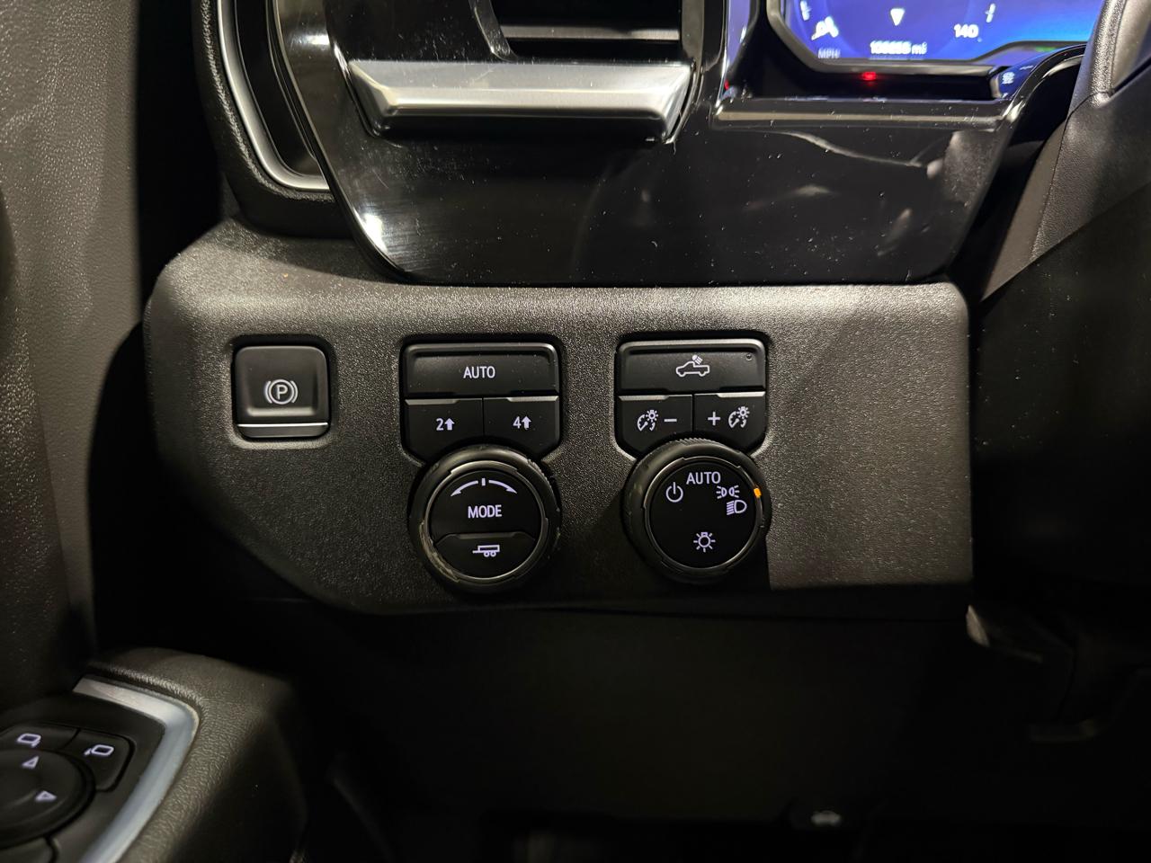 Chevrolet Silverado 1500 4WD Crew Cab 147" LT w/1LT 2023