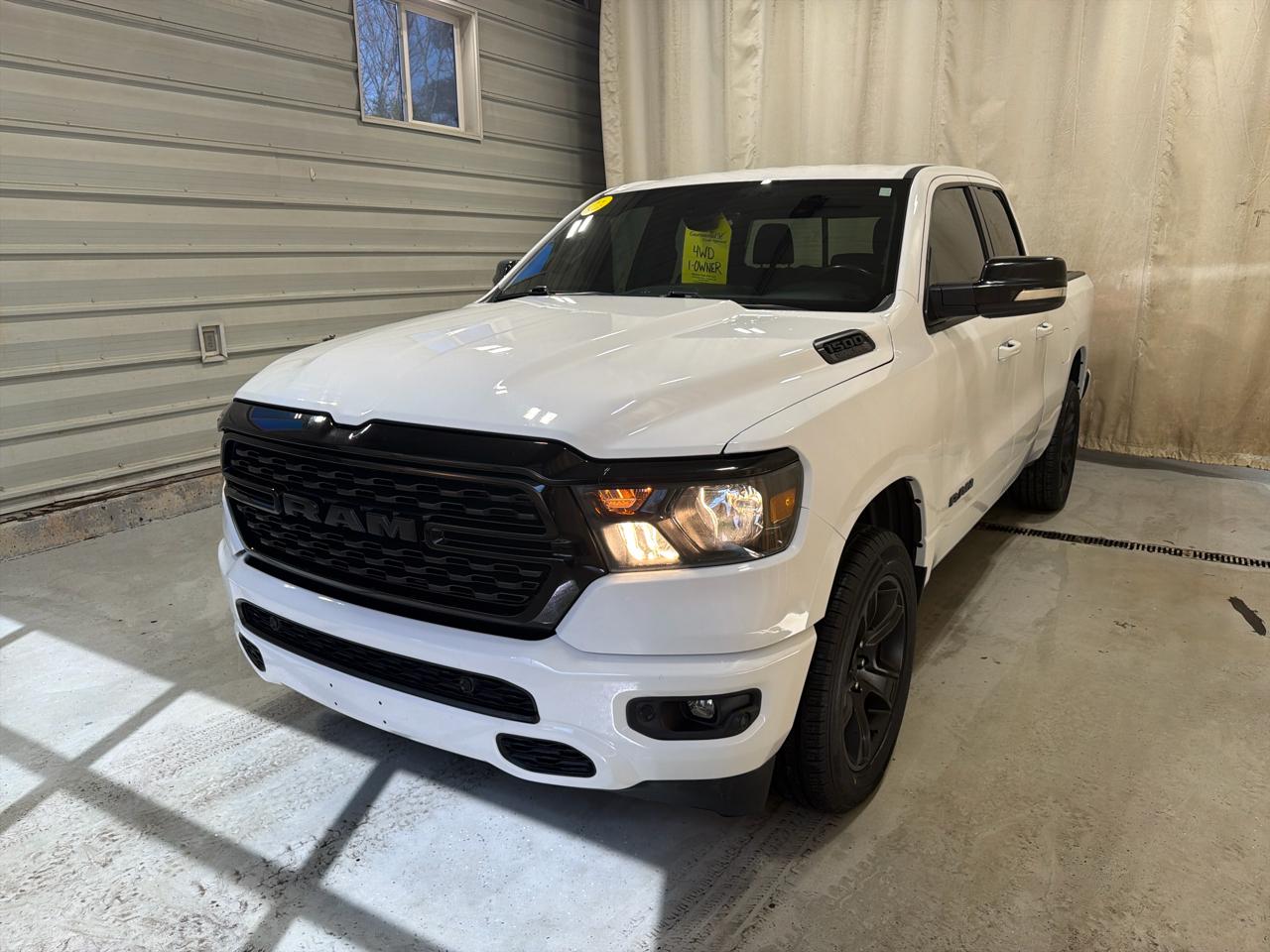 RAM 1500 Big Horn 4x4 Quad Cab 6'4" Box 2022