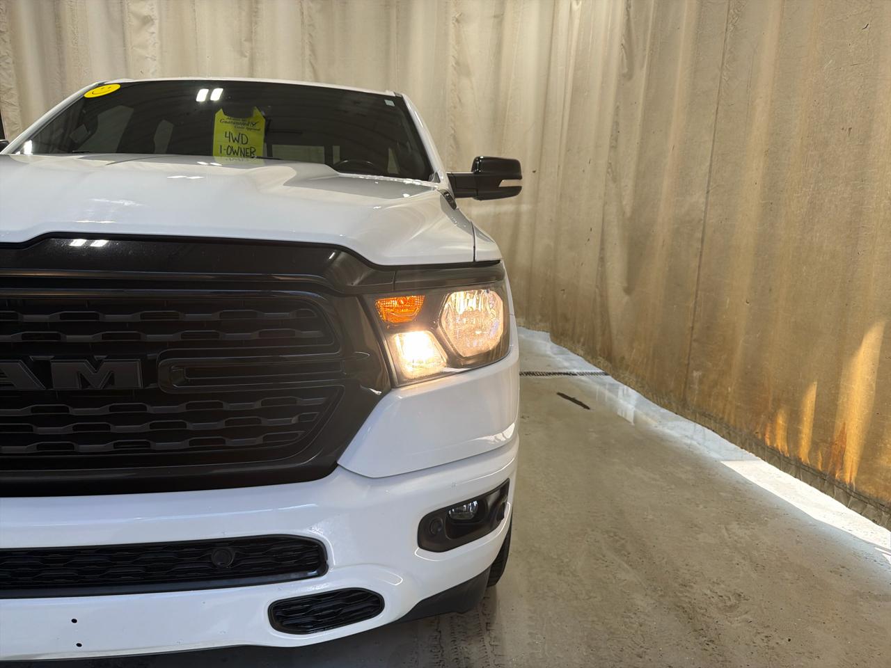 RAM 1500 Big Horn 4x4 Quad Cab 6'4" Box 2022