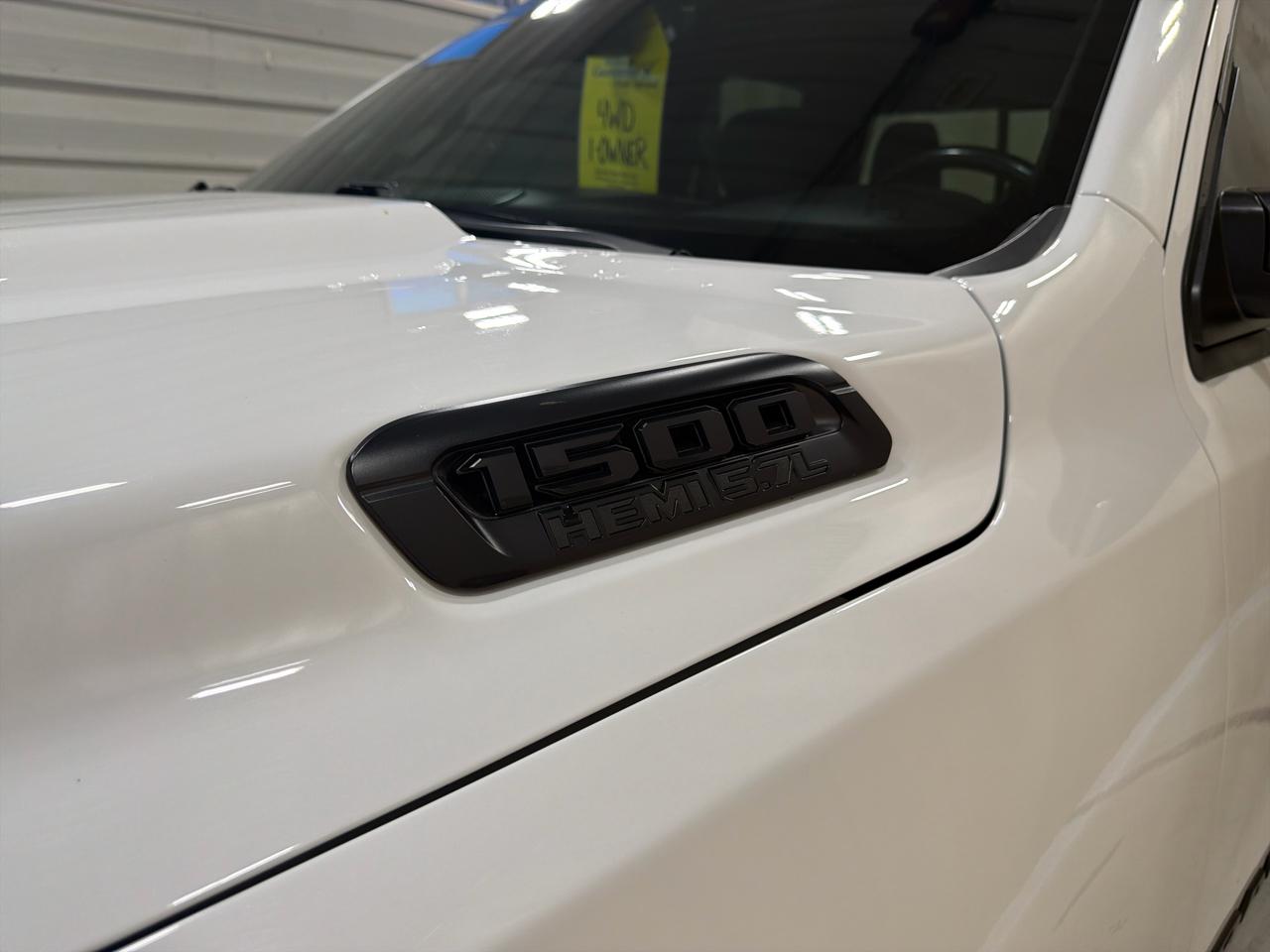 RAM 1500 Big Horn 4x4 Quad Cab 6'4" Box 2022