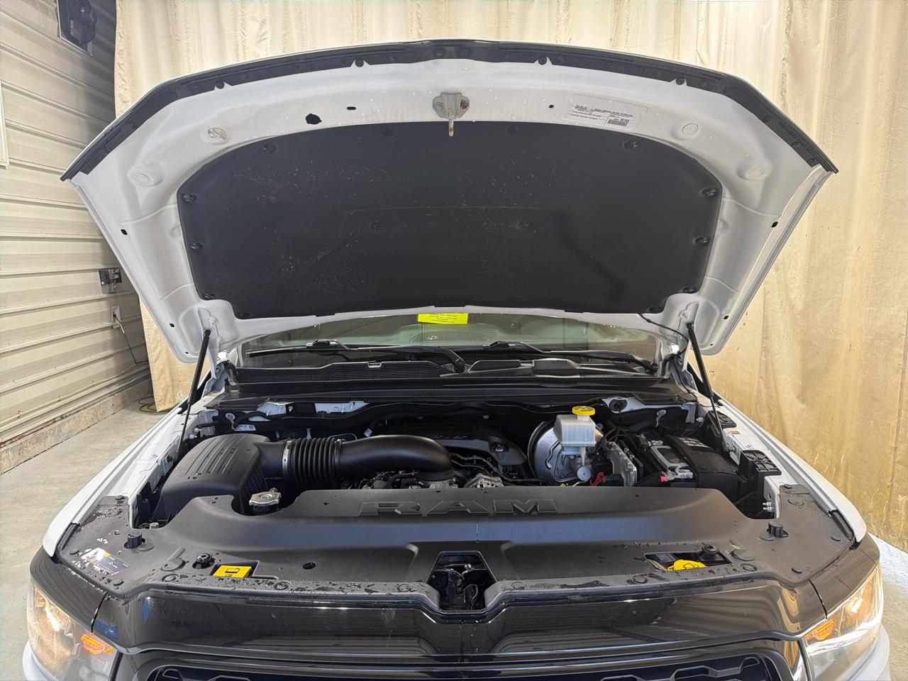 RAM 1500 Big Horn 4x4 Quad Cab 6'4" Box 2022