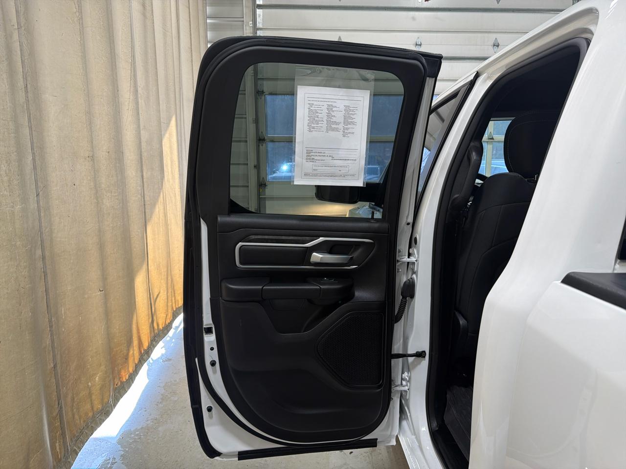 RAM 1500 Big Horn 4x4 Quad Cab 6'4" Box 2022