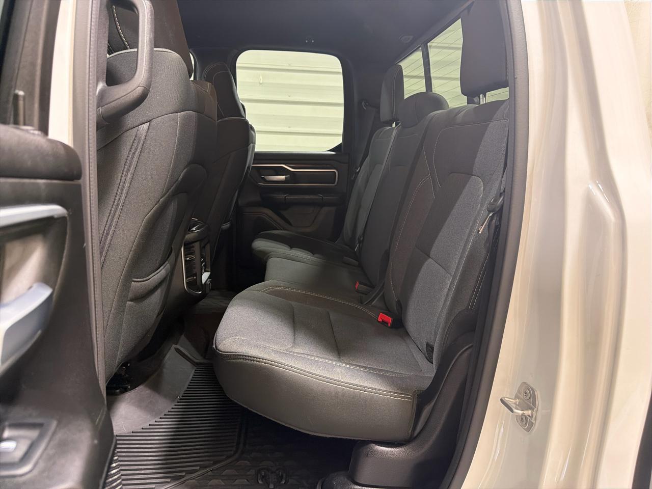 RAM 1500 Big Horn 4x4 Quad Cab 6'4" Box 2022