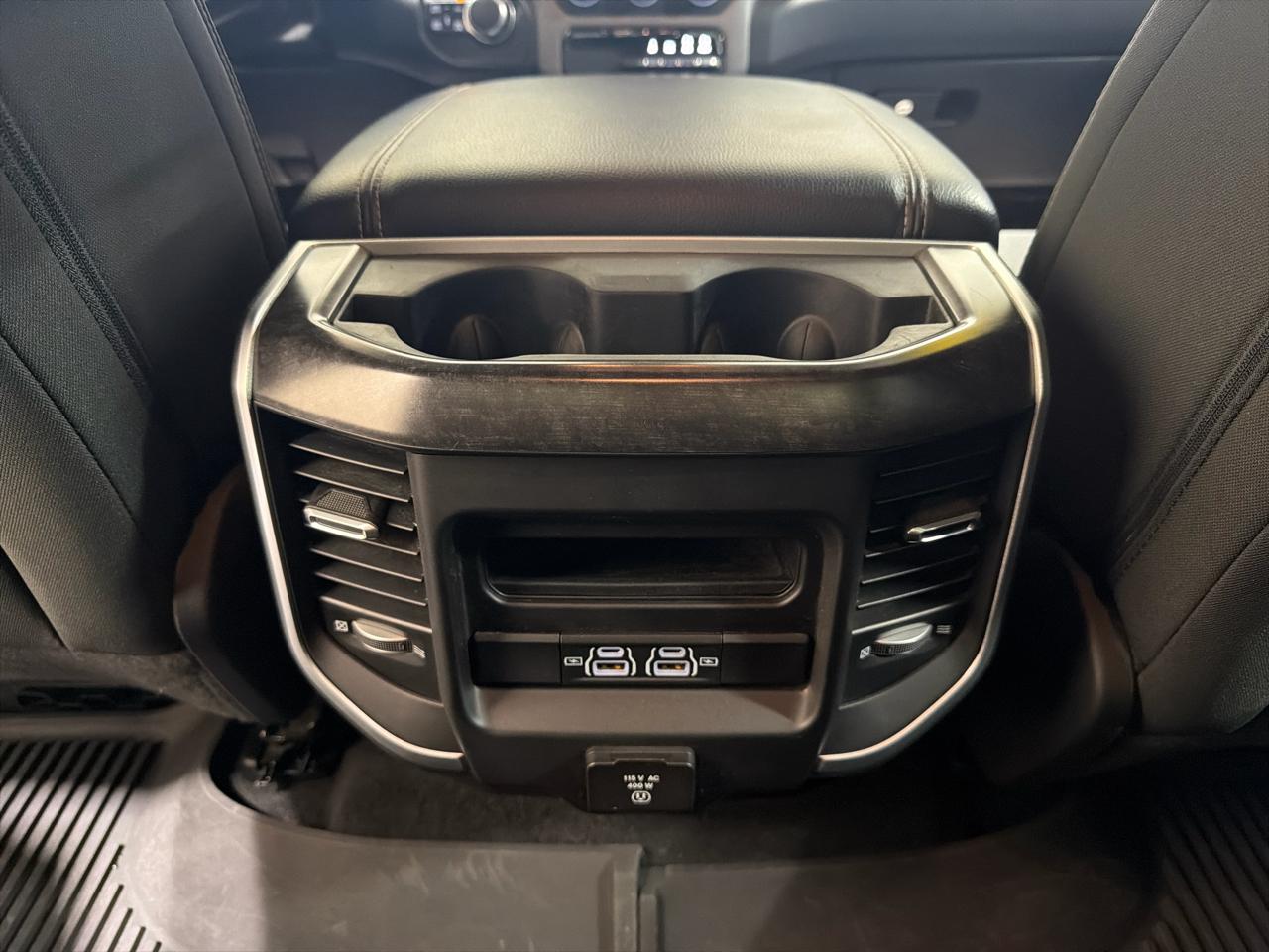 RAM 1500 Big Horn 4x4 Quad Cab 6'4" Box 2022