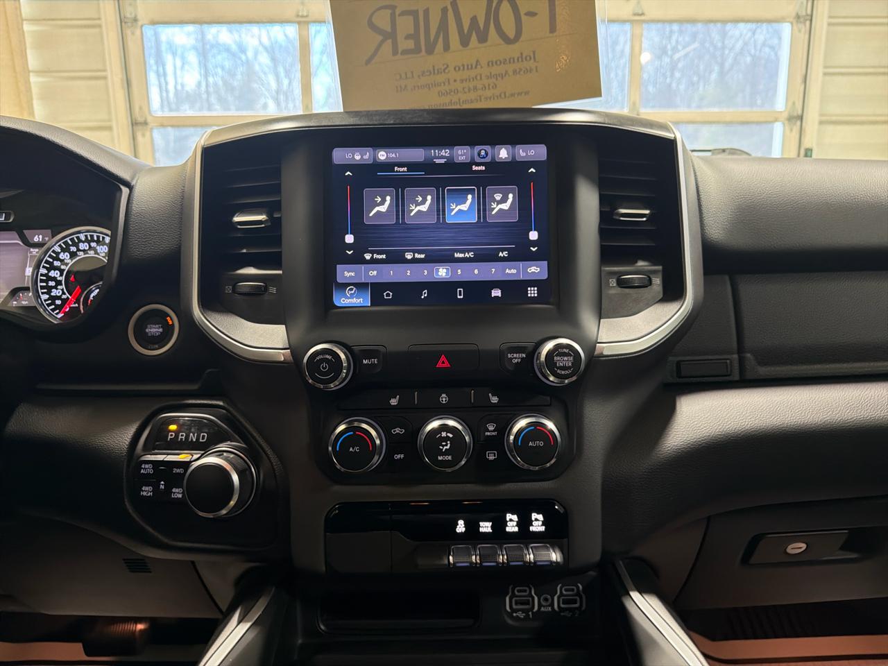 RAM 1500 Big Horn 4x4 Quad Cab 6'4" Box 2022