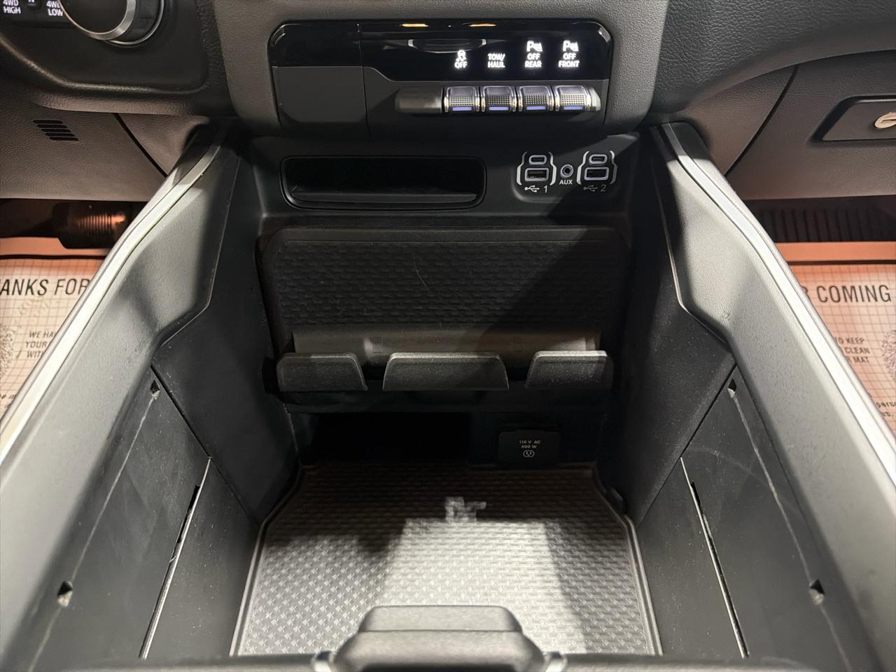 RAM 1500 Big Horn 4x4 Quad Cab 6'4" Box 2022