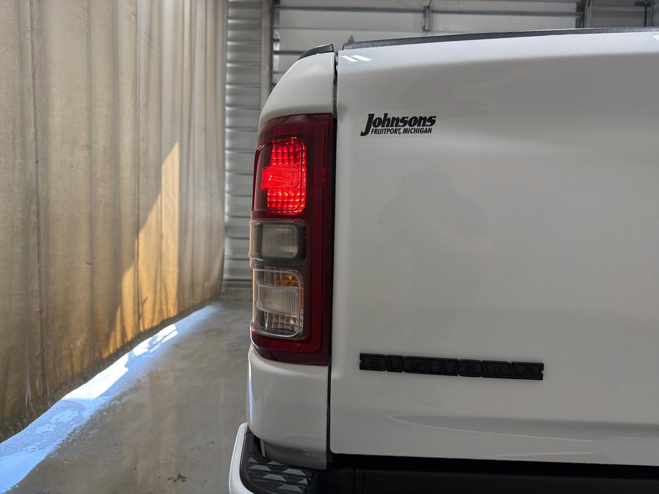 RAM 1500 Big Horn 4x4 Quad Cab 6'4" Box 2022