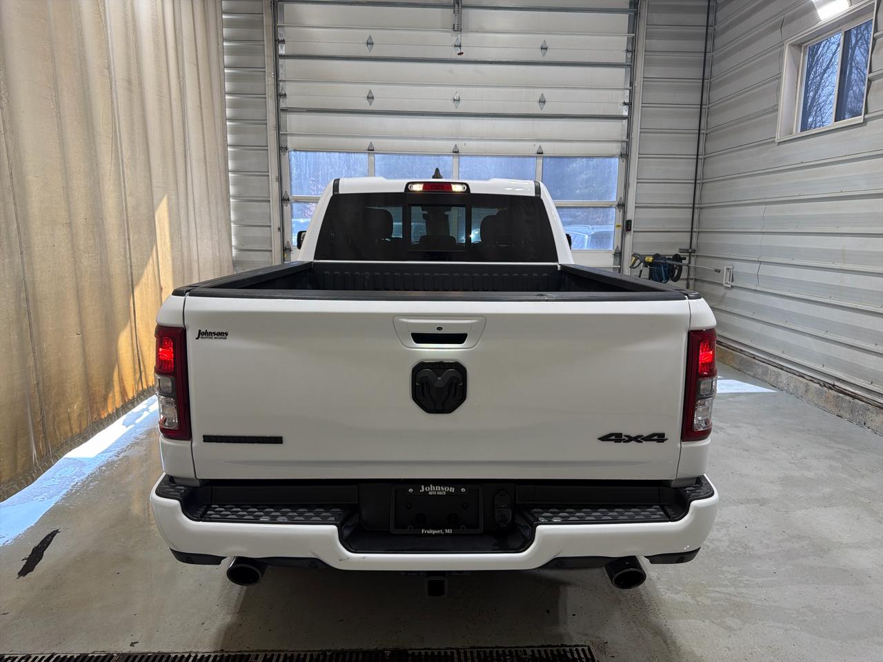 RAM 1500 Big Horn 4x4 Quad Cab 6'4" Box 2022