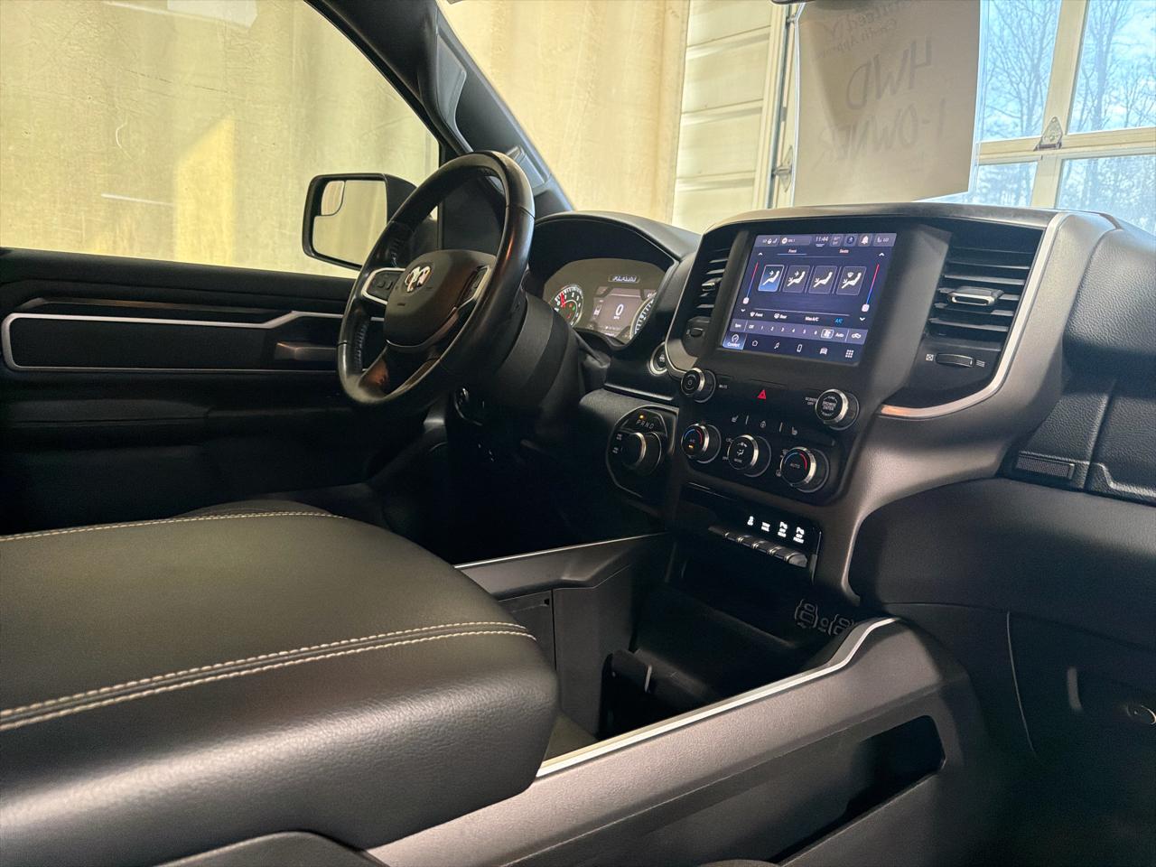 RAM 1500 Big Horn 4x4 Quad Cab 6'4" Box 2022