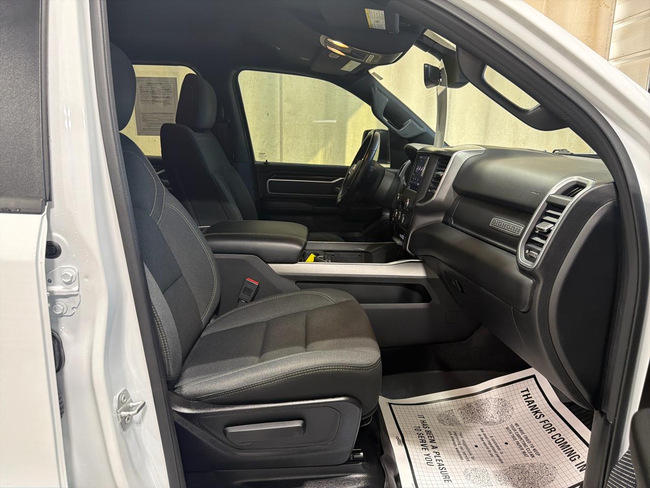 RAM 1500 Big Horn 4x4 Quad Cab 6'4" Box 2022