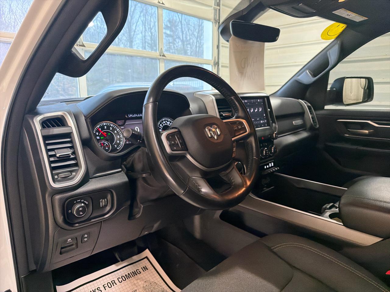 RAM 1500 Big Horn 4x4 Quad Cab 6'4" Box 2022