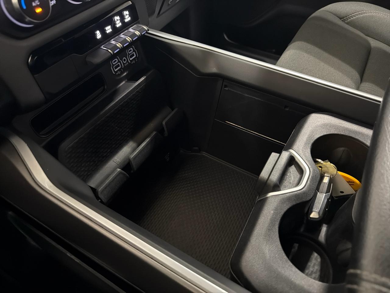 RAM 1500 Big Horn 4x4 Quad Cab 6'4" Box 2022