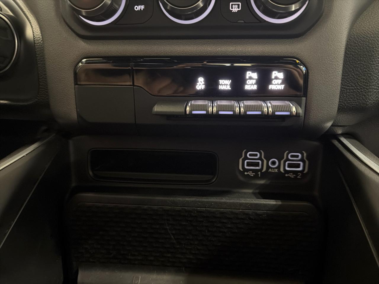 RAM 1500 Big Horn 4x4 Quad Cab 6'4" Box 2022