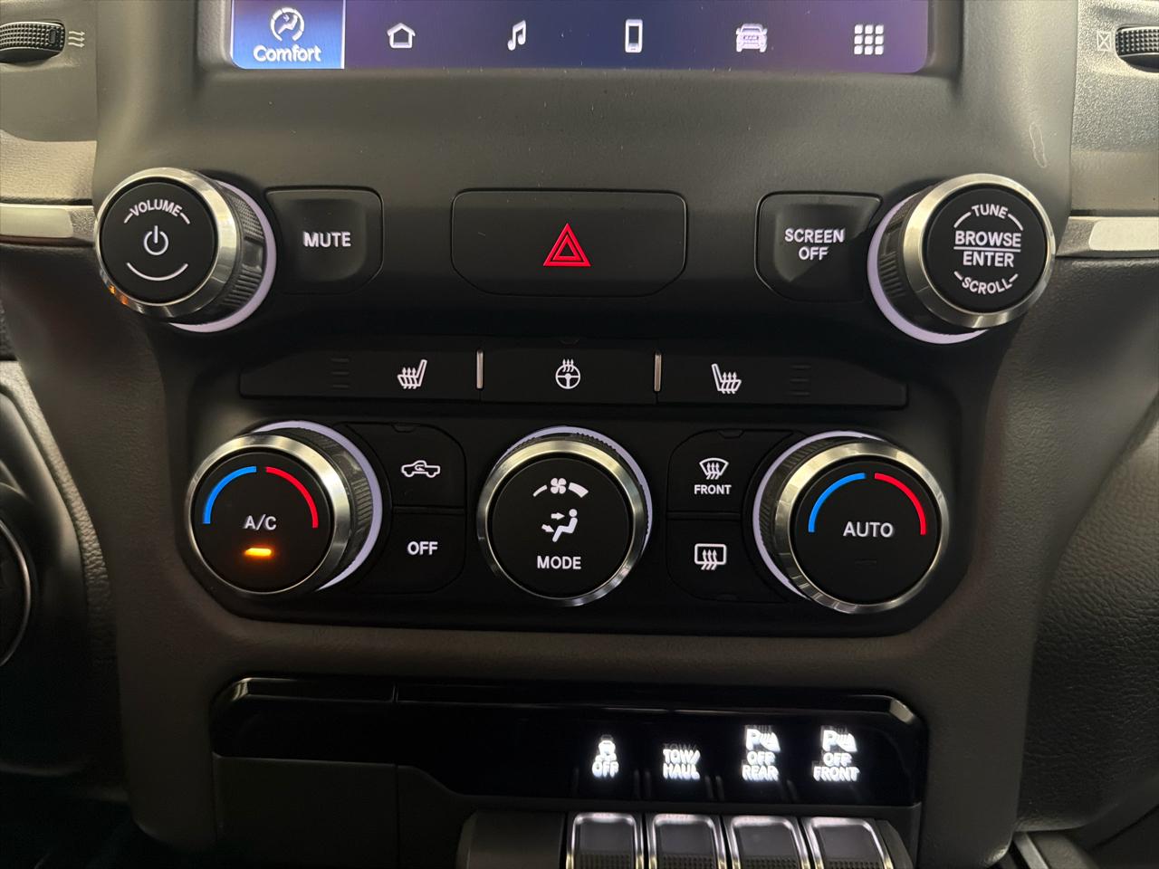 RAM 1500 Big Horn 4x4 Quad Cab 6'4" Box 2022