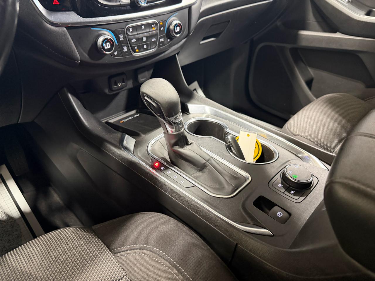 Chevrolet Traverse AWD 4dr LT Cloth w/1LT 2022