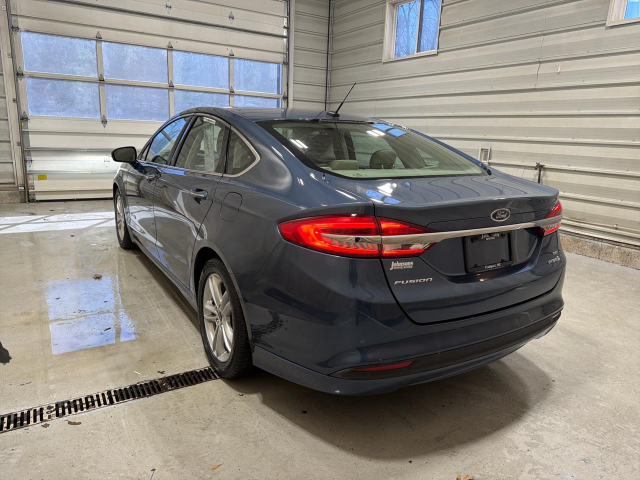 Ford Fusion Hybrid SE FWD 2018