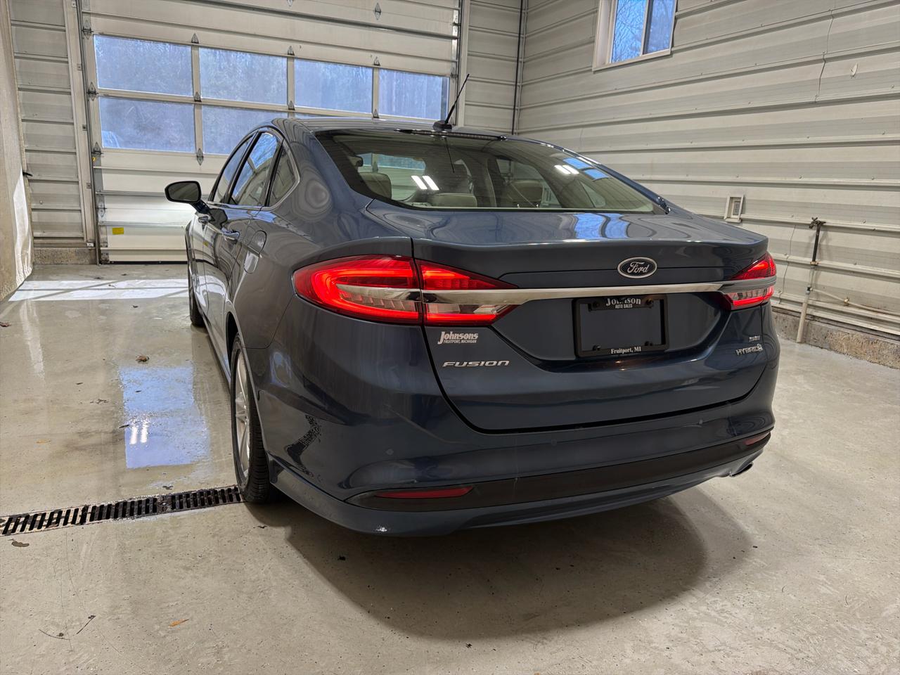 Ford Fusion Hybrid SE FWD 2018