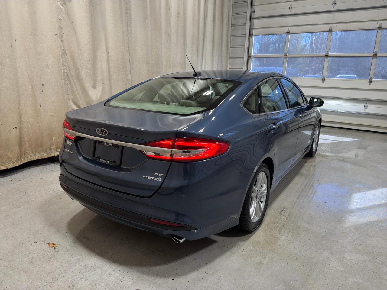 Ford Fusion Hybrid SE FWD 2018