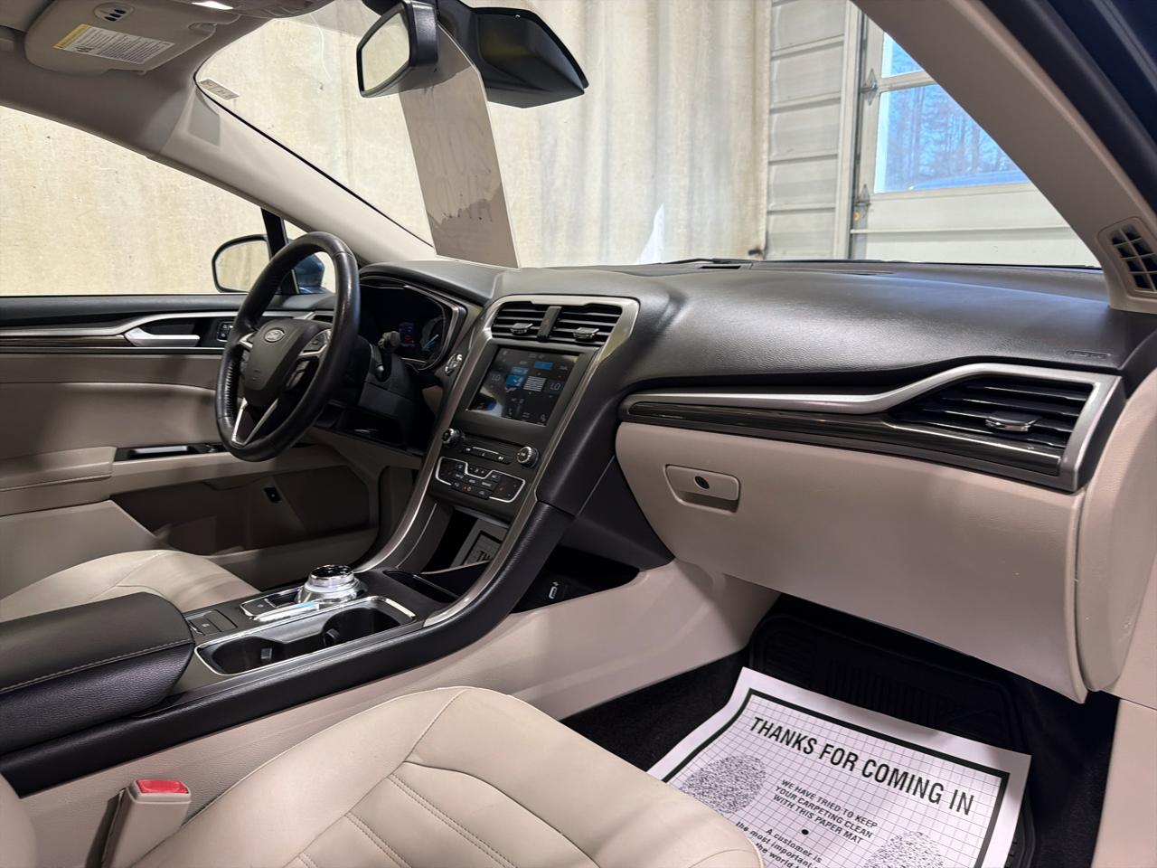 Ford Fusion Hybrid SE FWD 2018