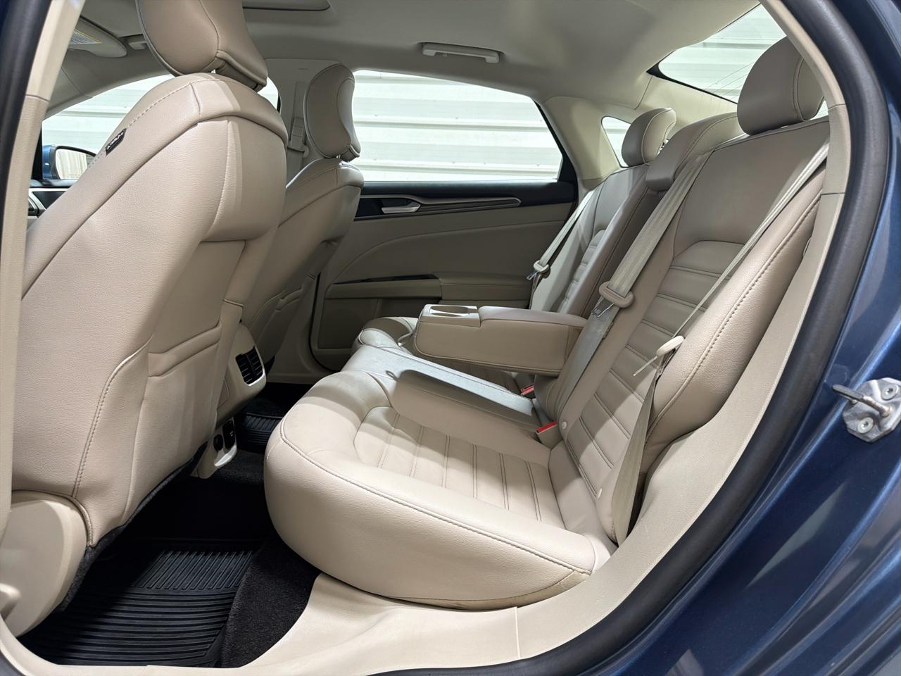 Ford Fusion Hybrid SE FWD 2018