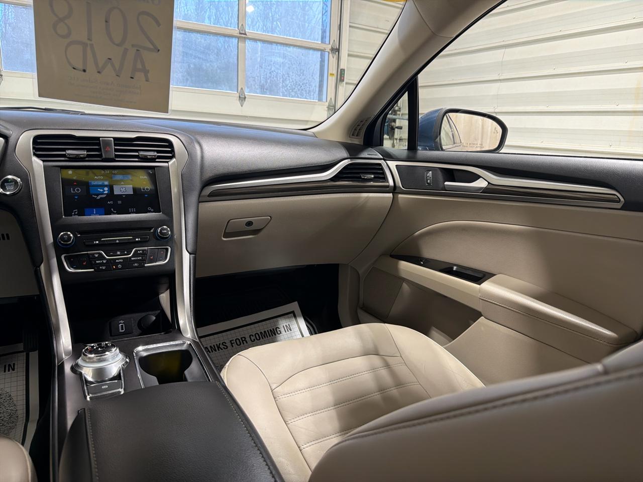 Ford Fusion Hybrid SE FWD 2018