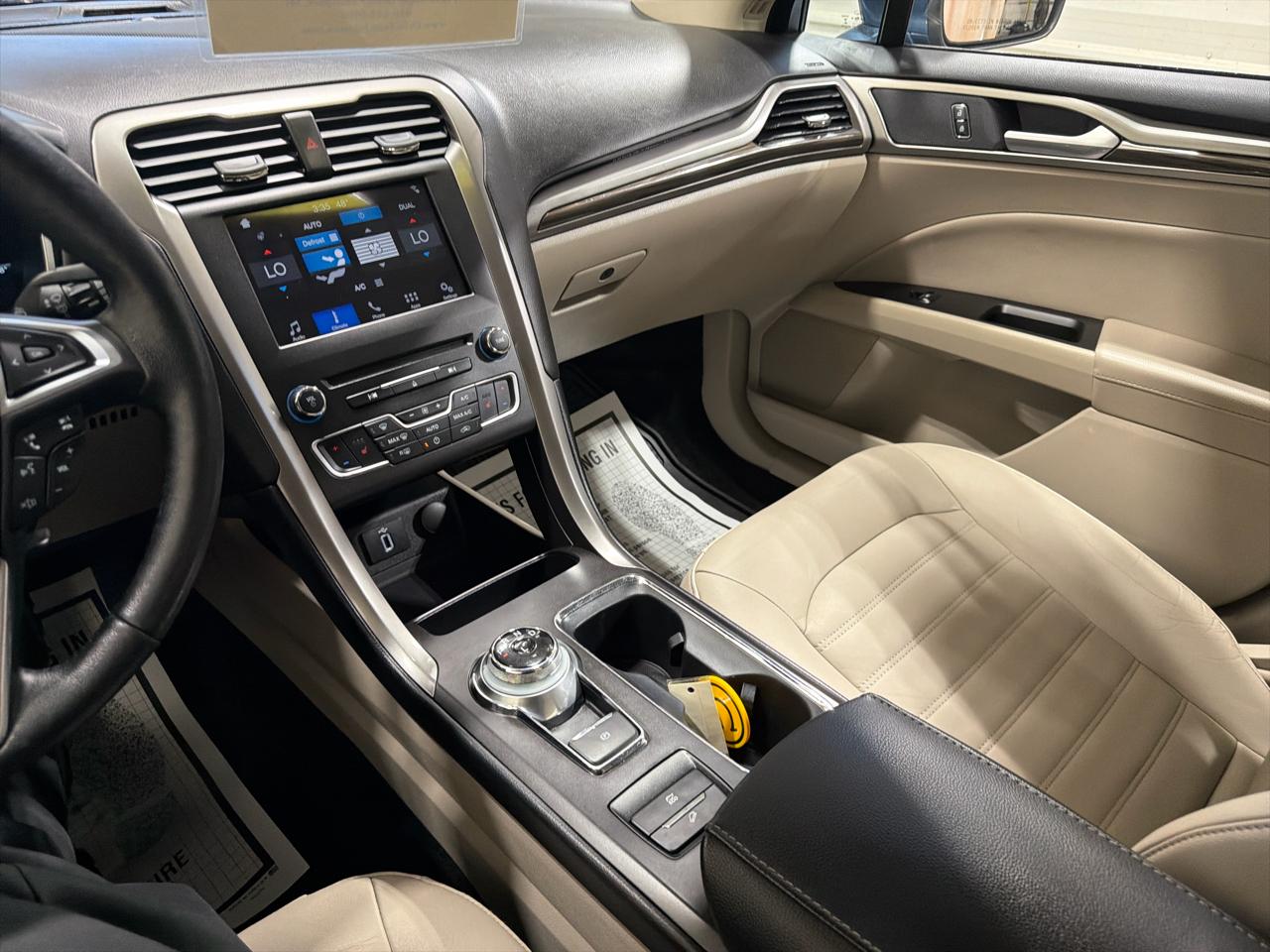 Ford Fusion Hybrid SE FWD 2018