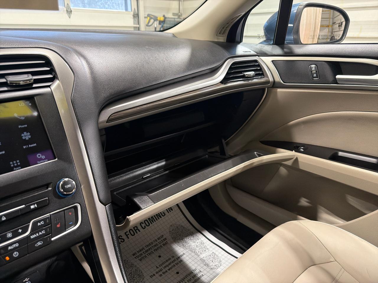 Ford Fusion Hybrid SE FWD 2018